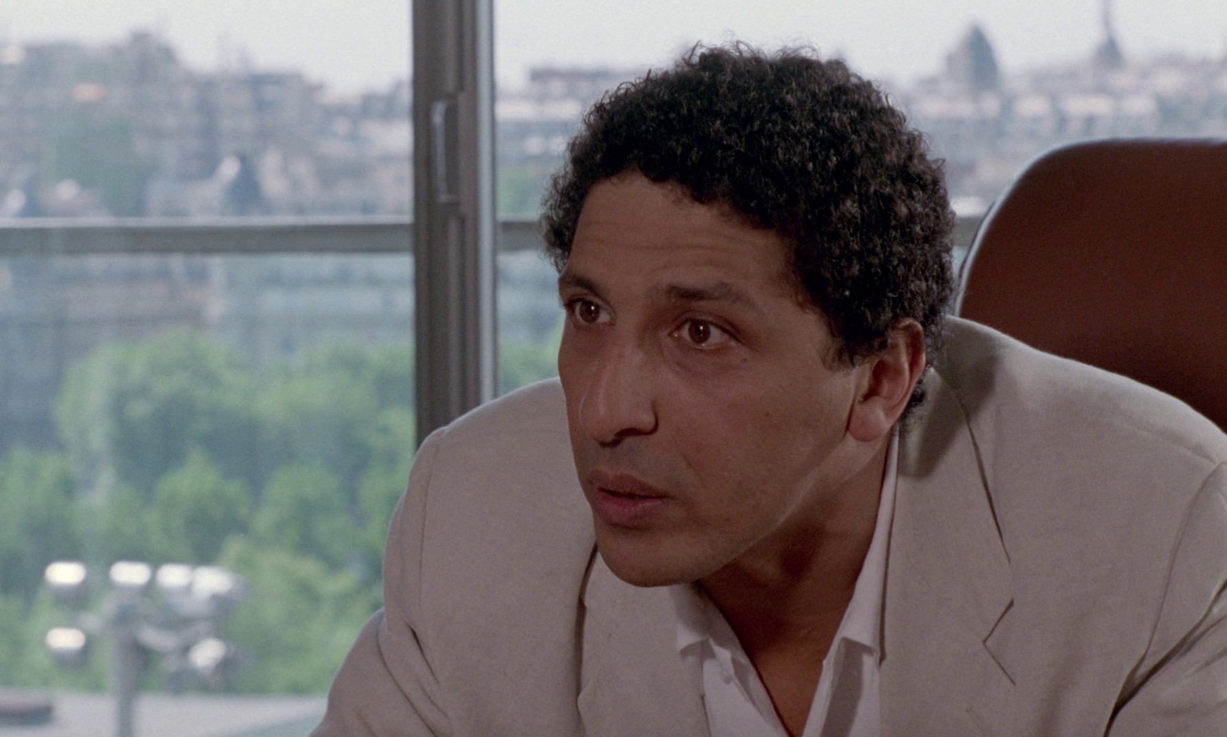 Three Lives and Only One Death (1996) —  shot,  lighting