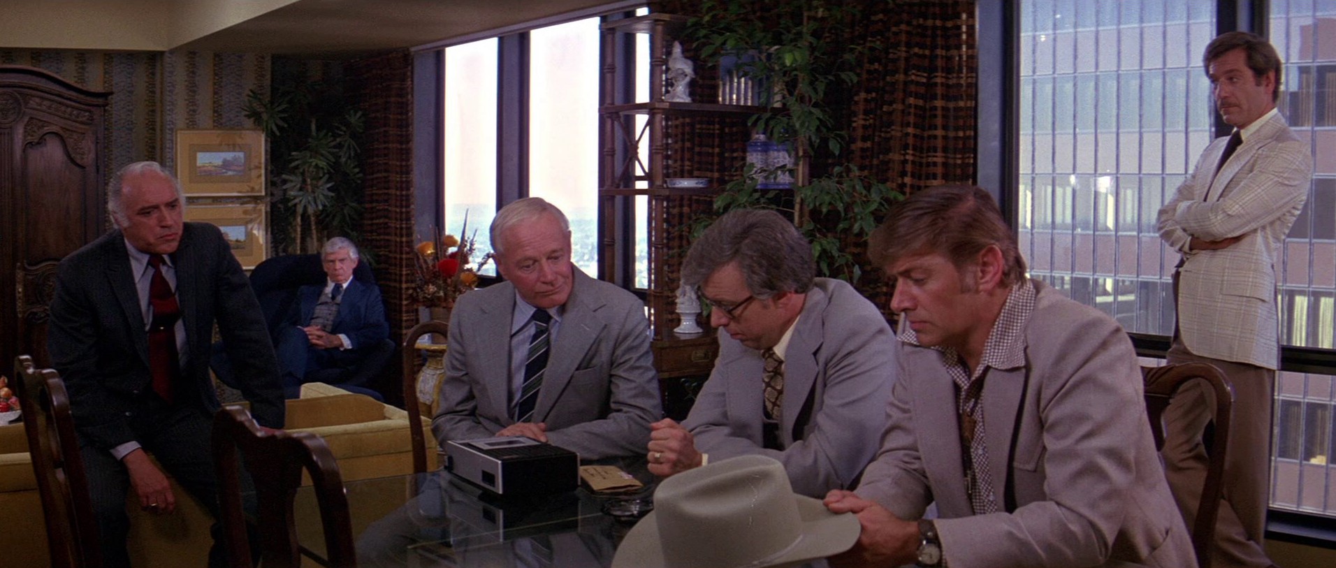 Rollercoaster (1977) —  shot,  lighting