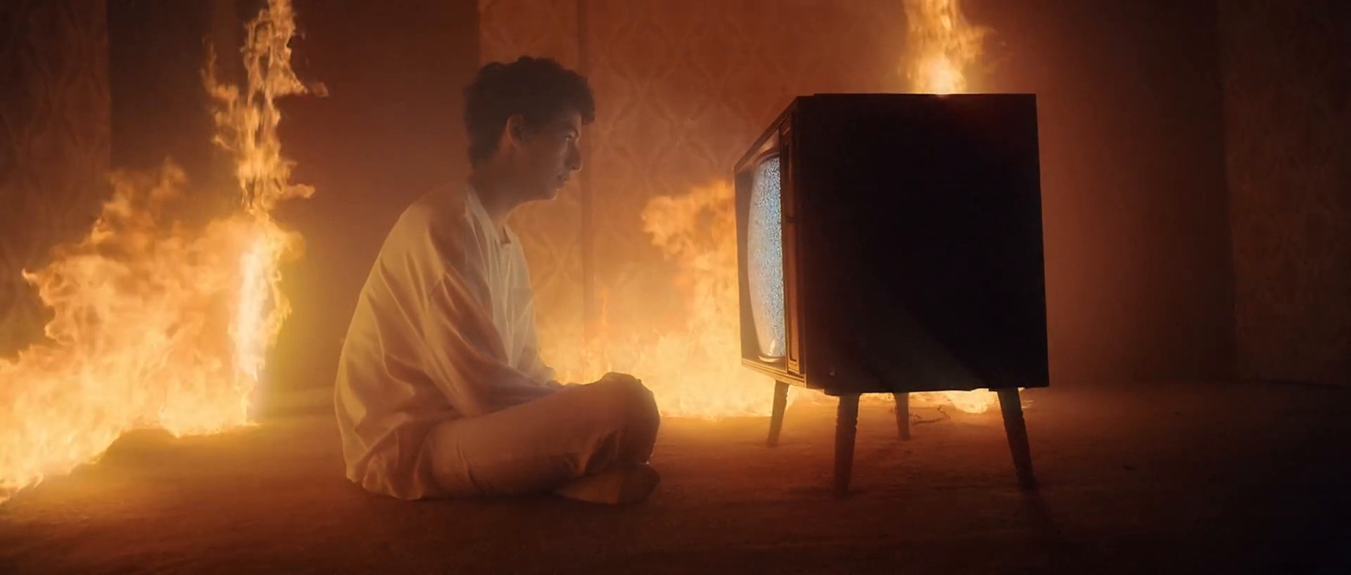 Cradles (2019) —  shot,  lighting