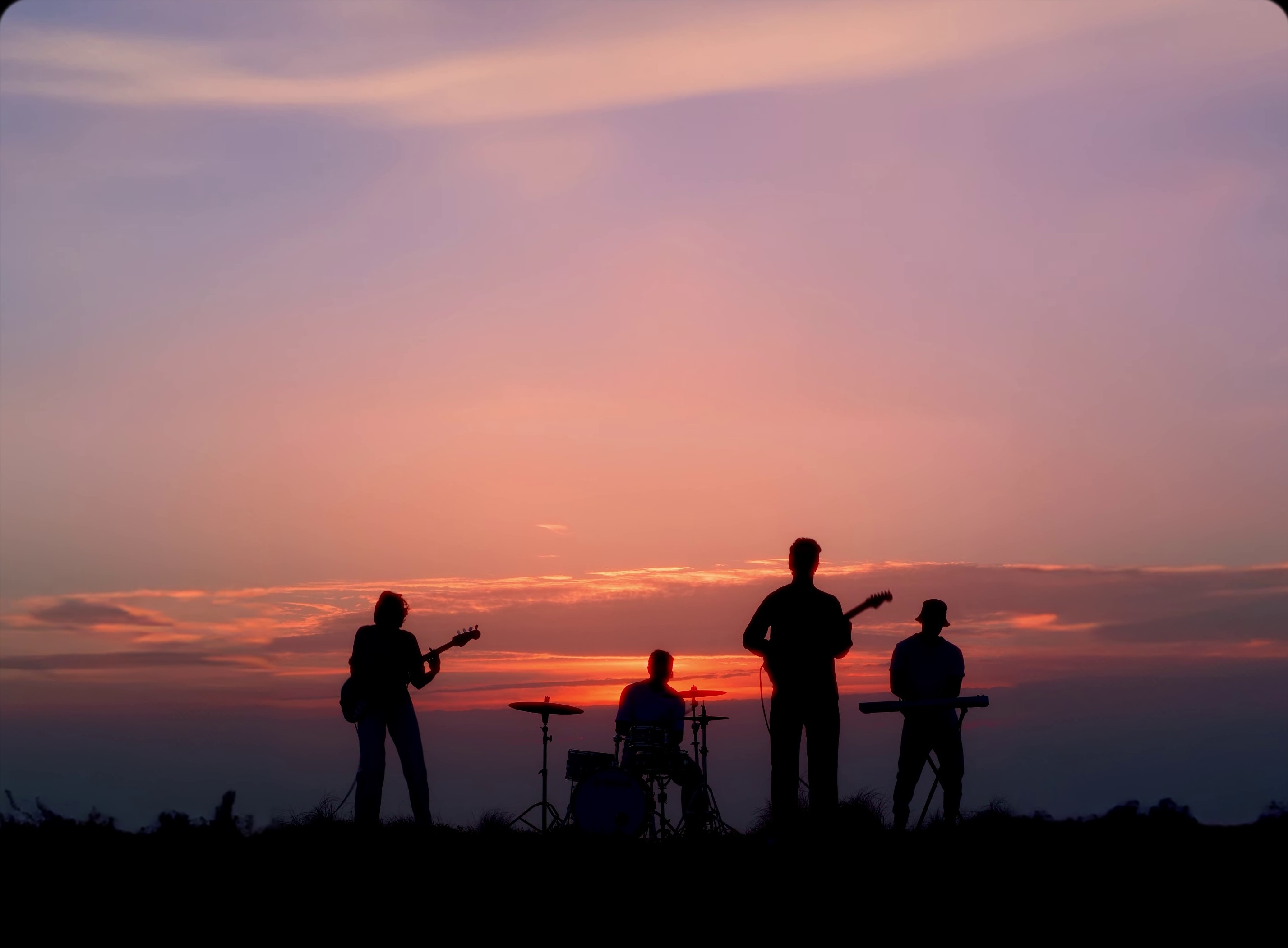 DEUS ALGORITMO (2024) —  shot,  lighting