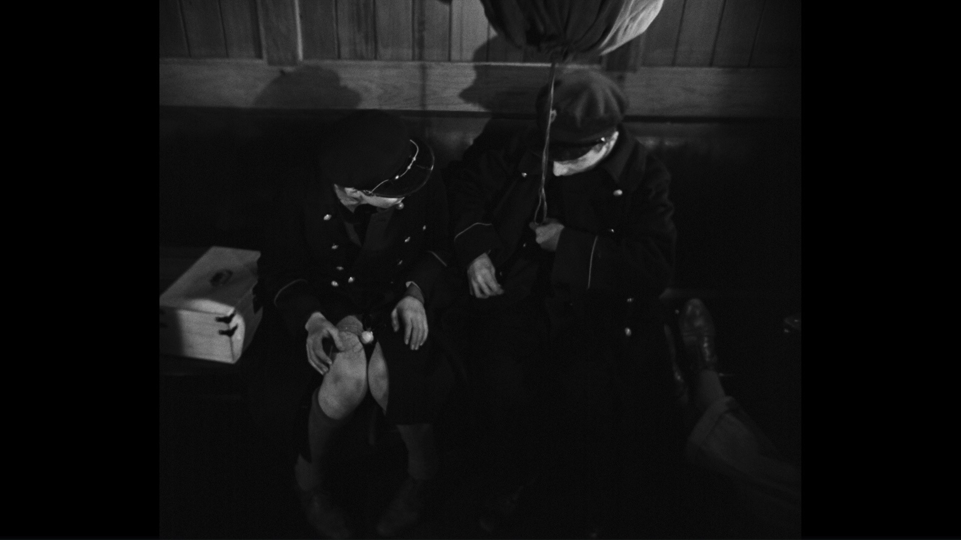 Zero for Conduct (1933) —  shot,  lighting