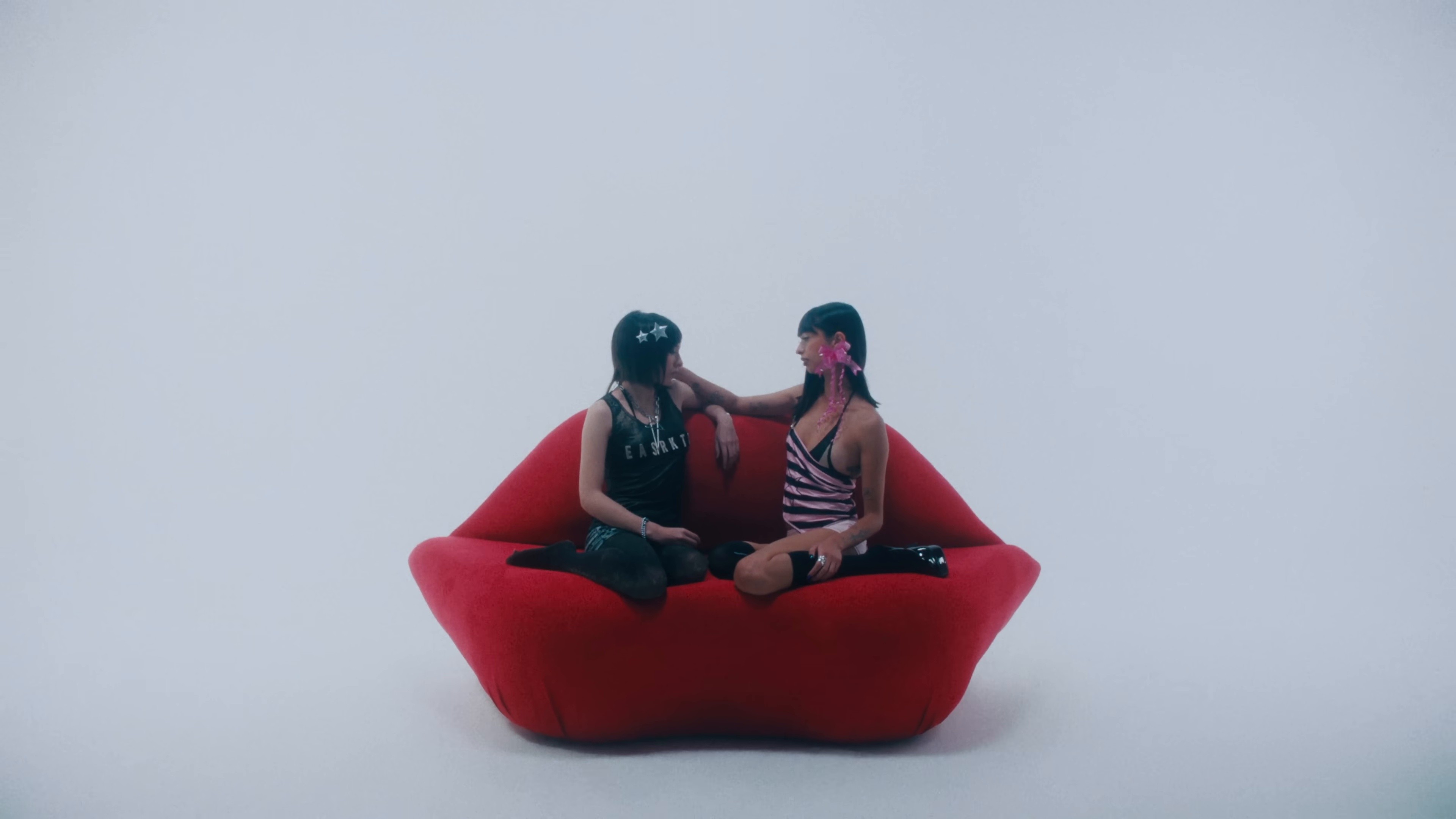 YUMMi 🖤 (2025) —  shot,  lighting