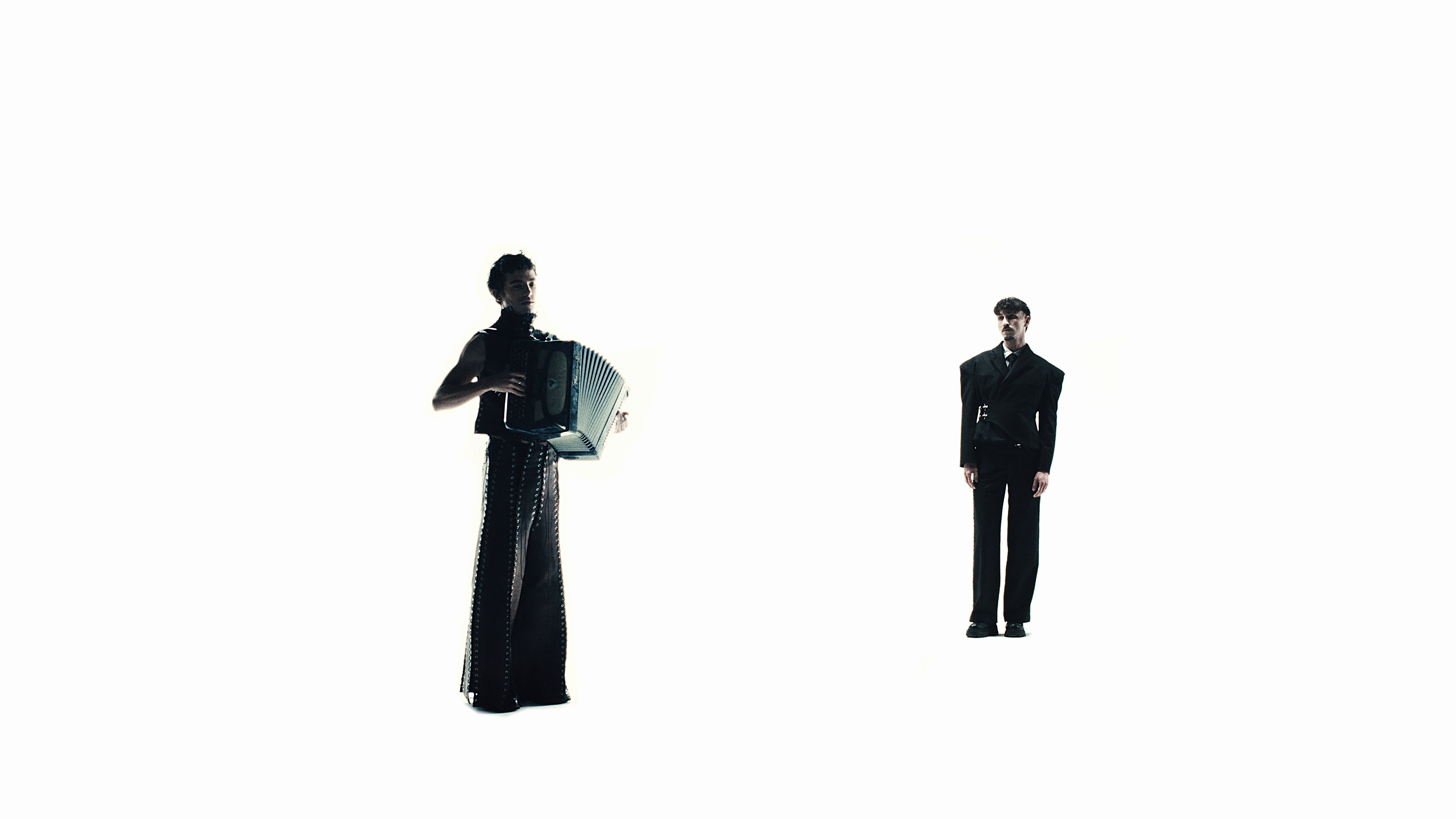 Merci pour les fleurs (2026) —  shot,  lighting