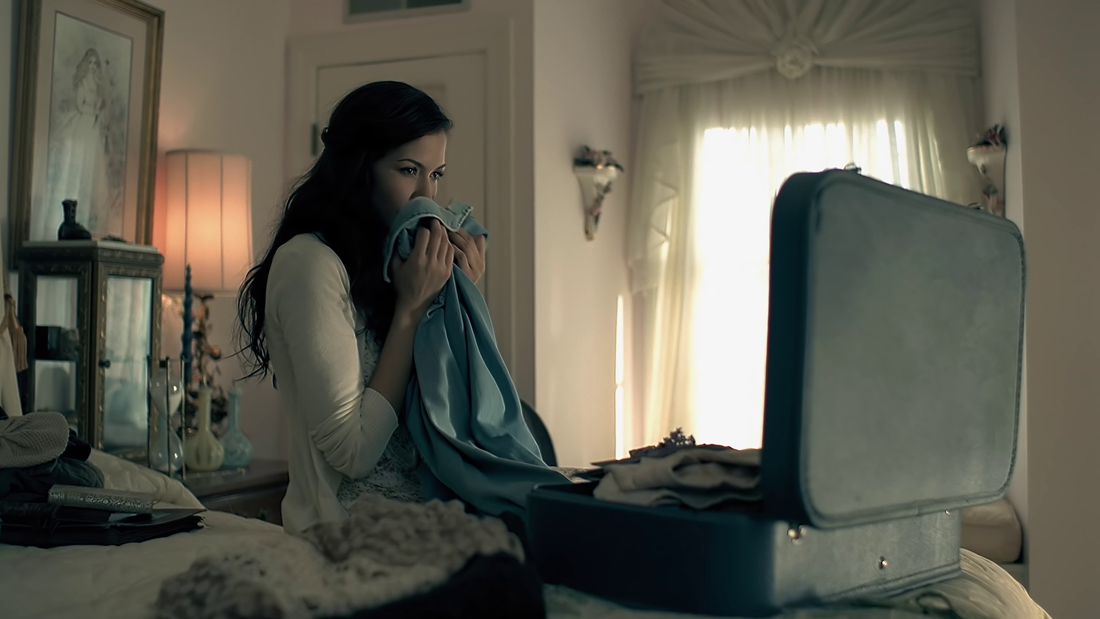 Kiss Goodbye (2010) —  shot,  lighting