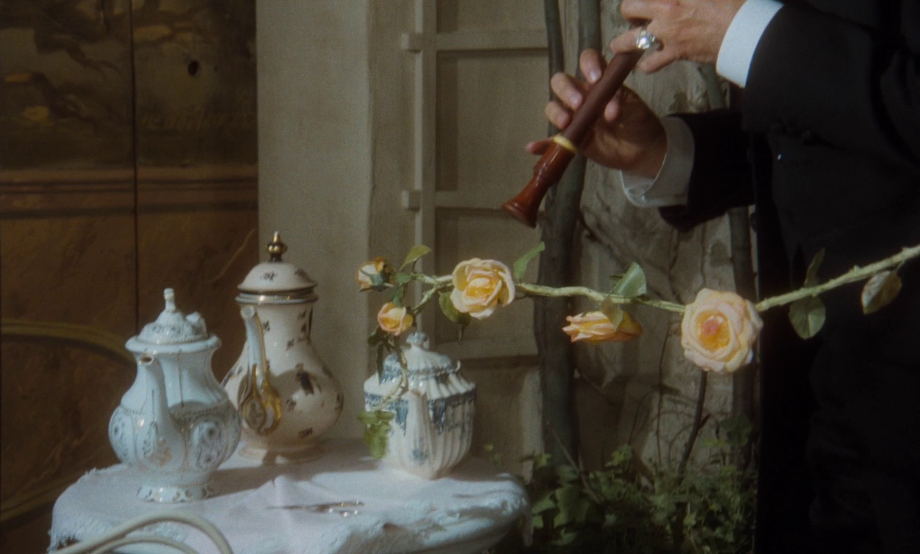 Adela Has Not Had Supper Yet (1978) —  shot,  lighting