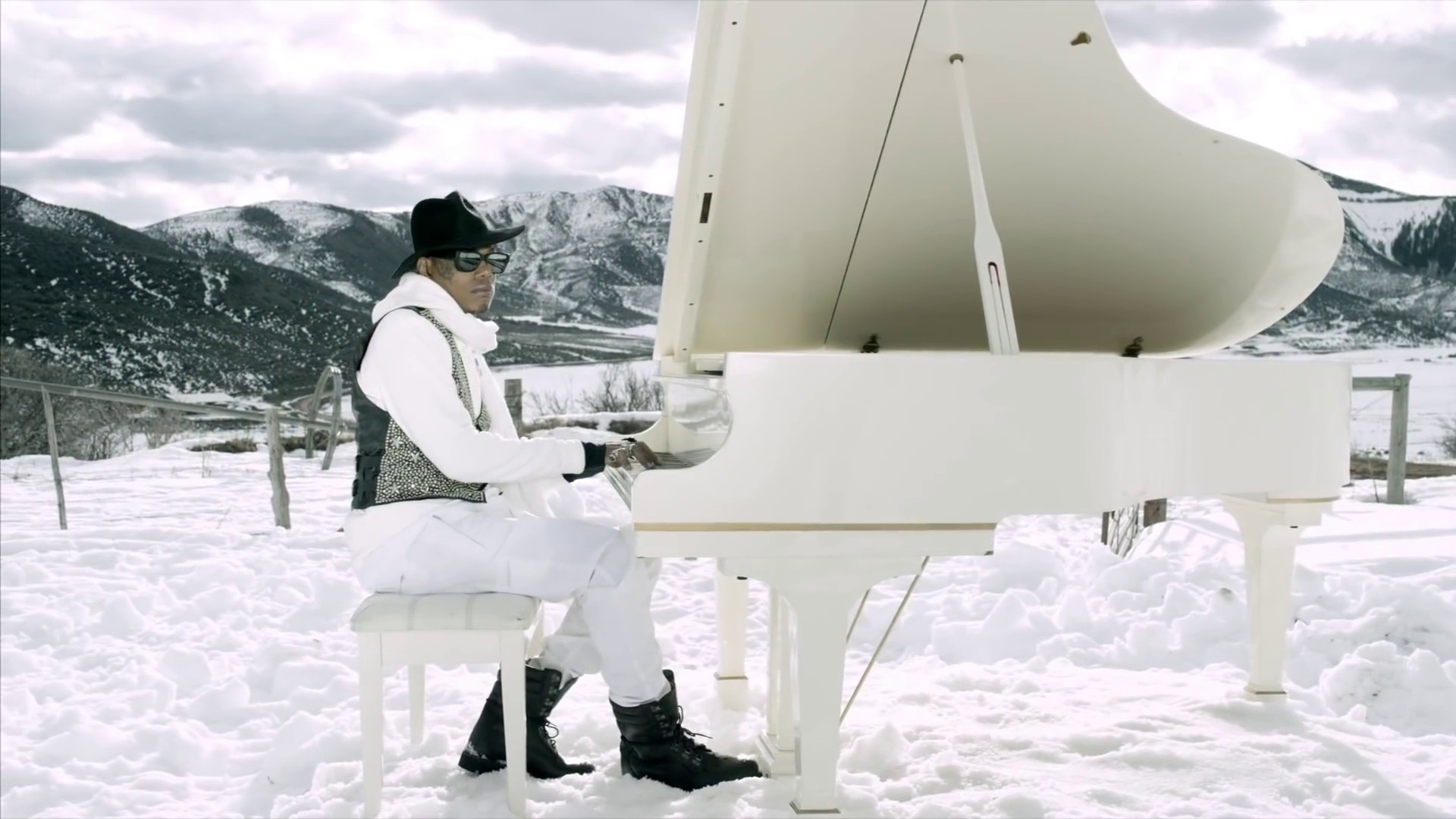 Every Moment  (2015) —  shot,  lighting