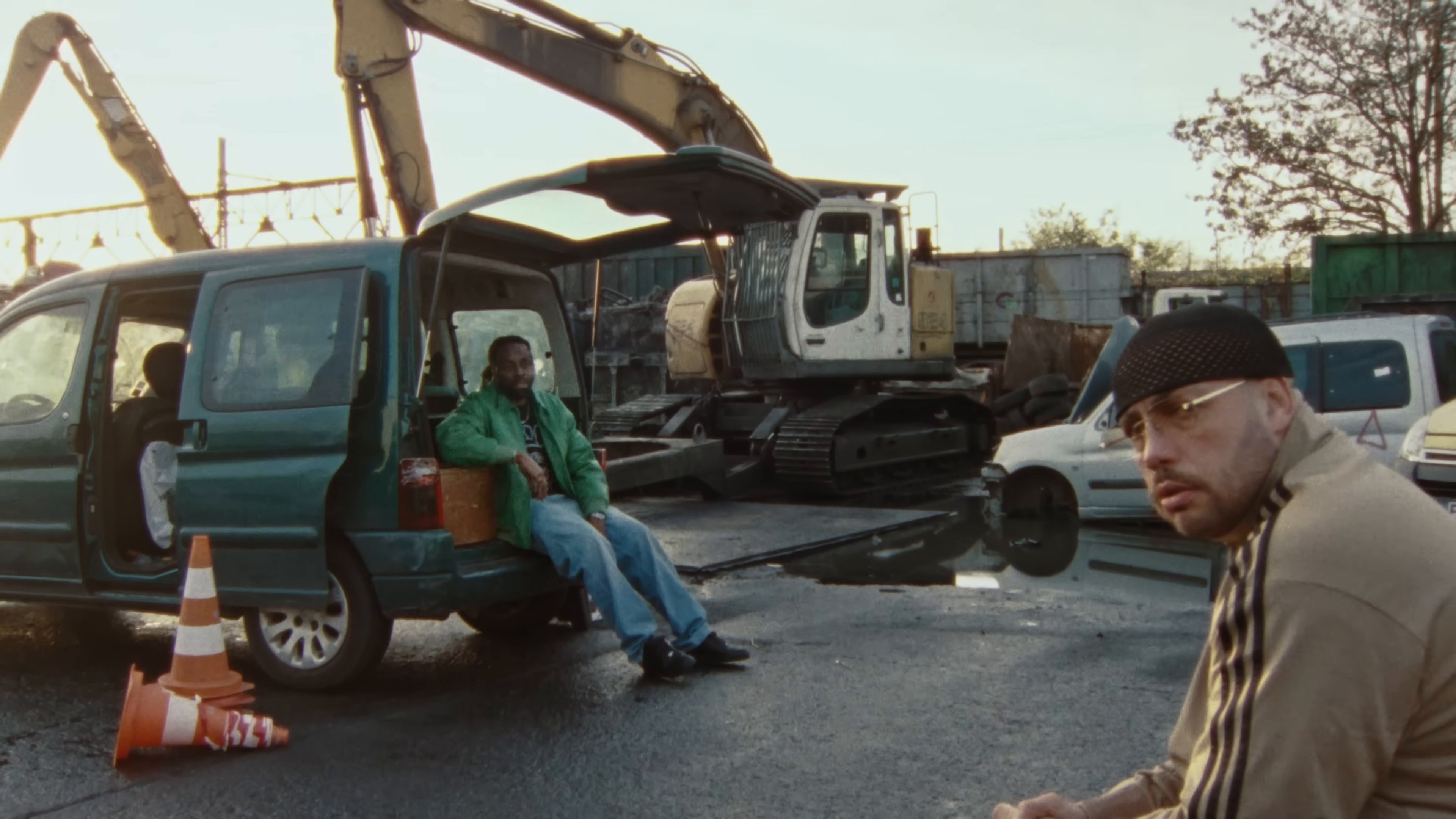 Berlingo (2025) —  shot,  lighting