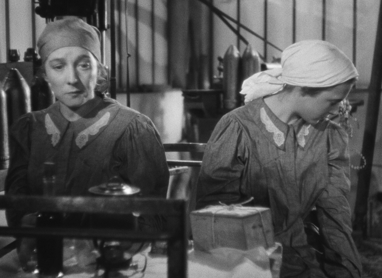 Four Flights to Love (1940) —  shot,  lighting