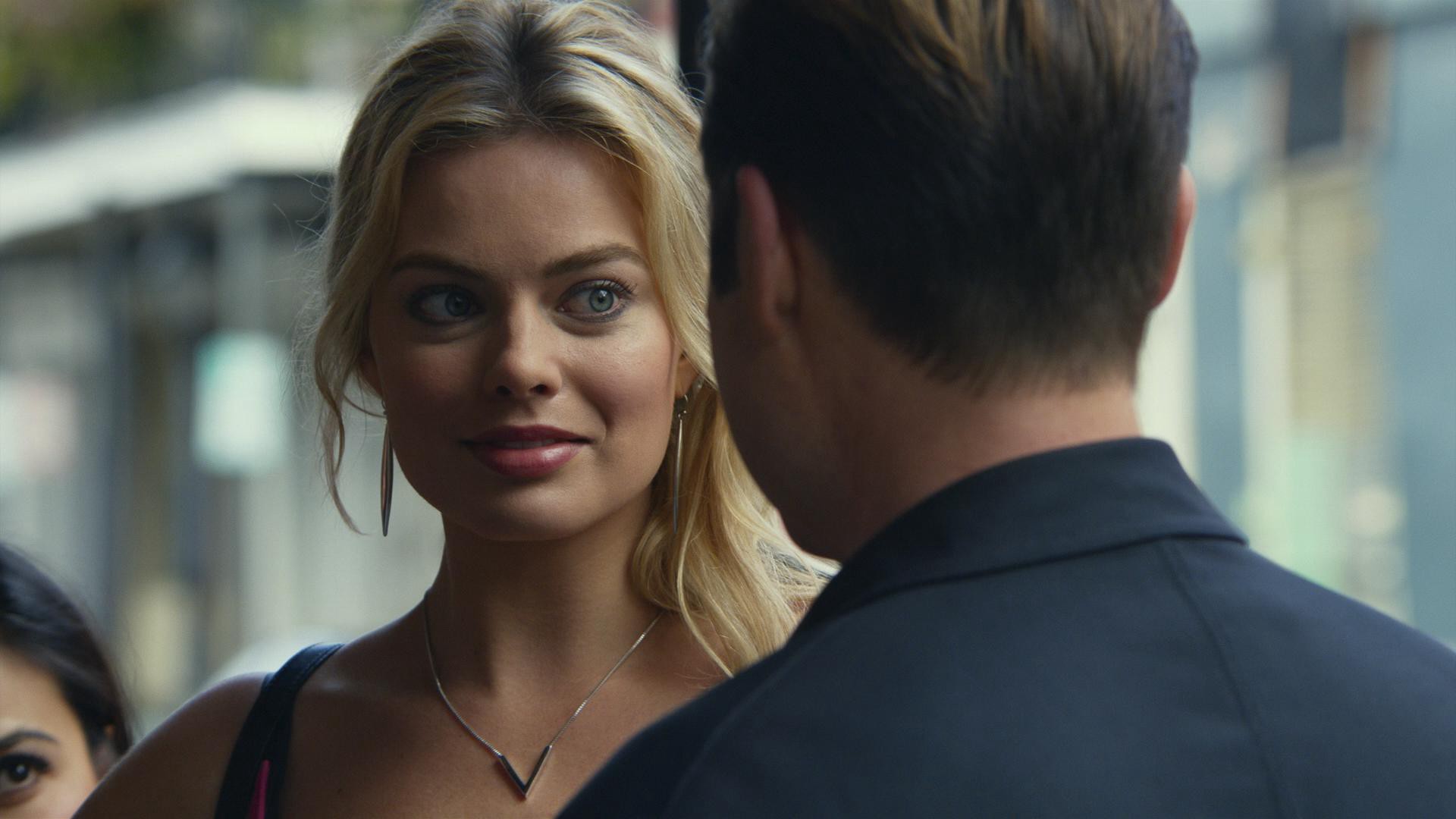 Focus (2015) —  shot,  lighting