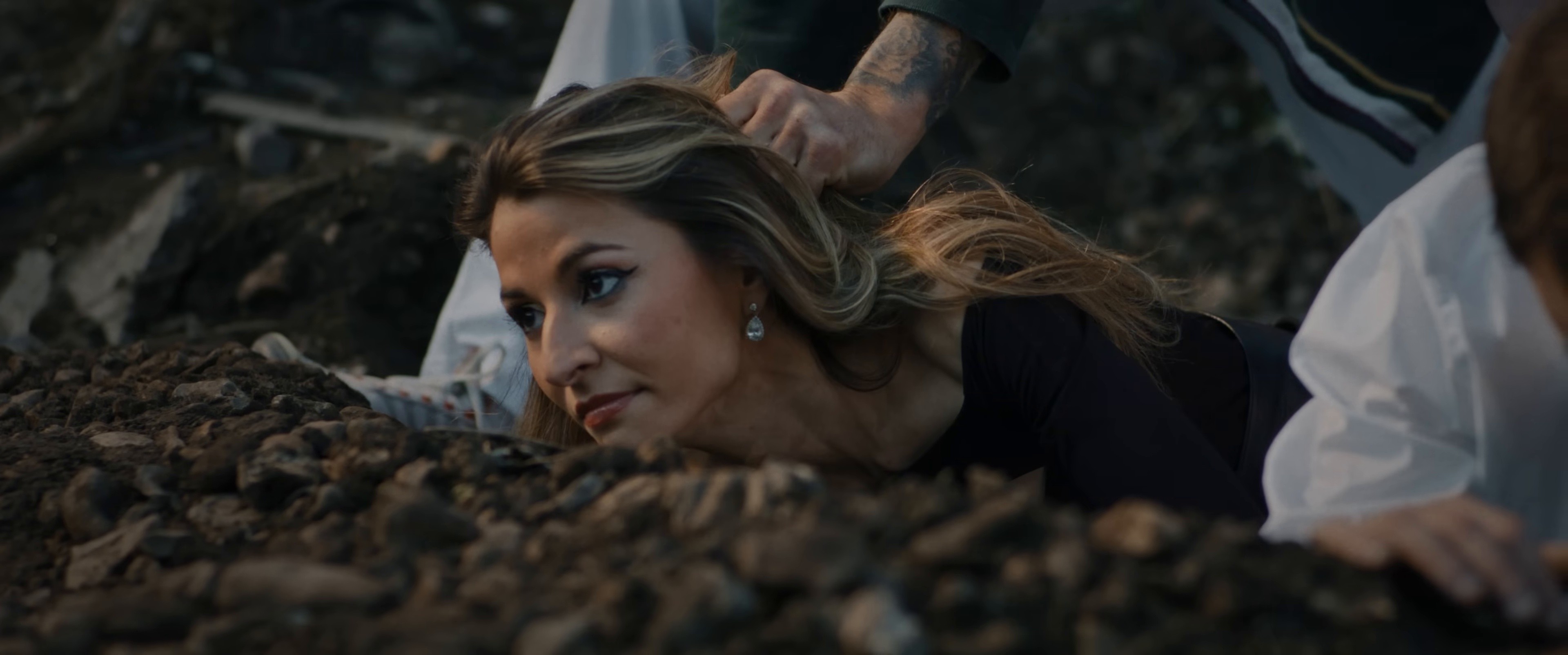 Comme des loups (2024) —  shot,  lighting