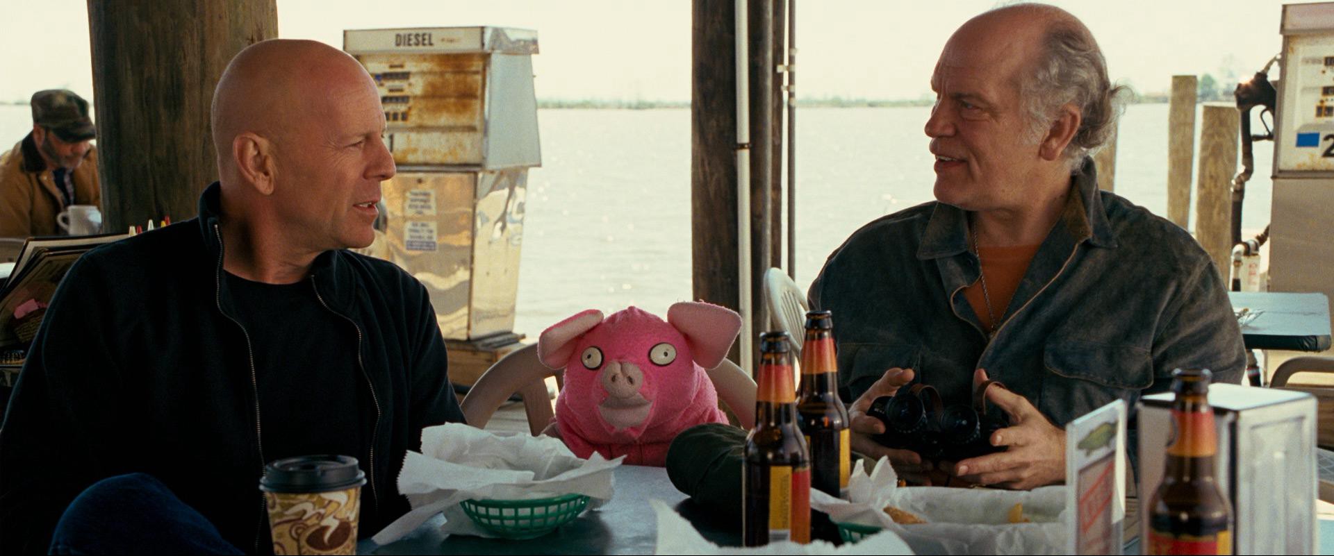 RED (2010) —  shot,  lighting