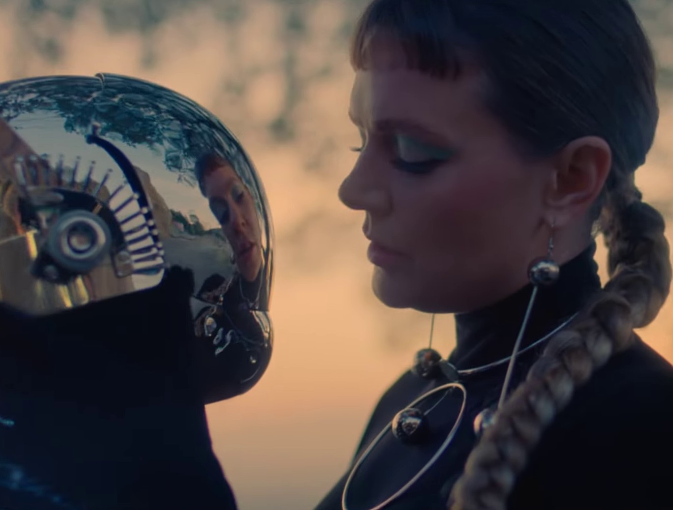 No One Dies From Love (2022) —  shot,  lighting