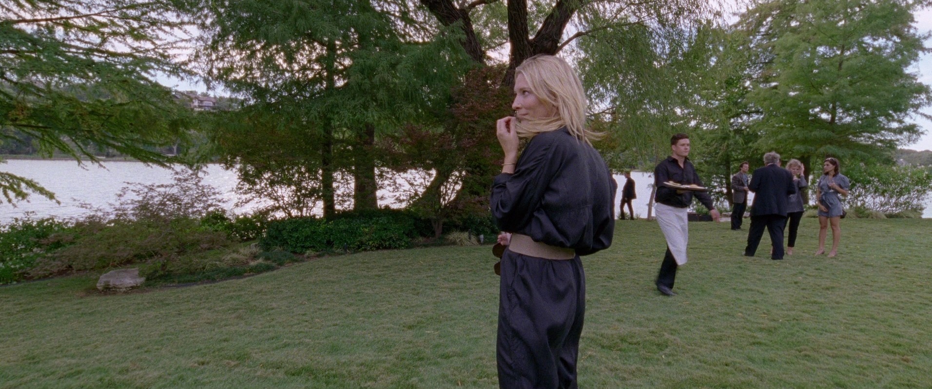 Song to Song (2017) —  shot,  lighting