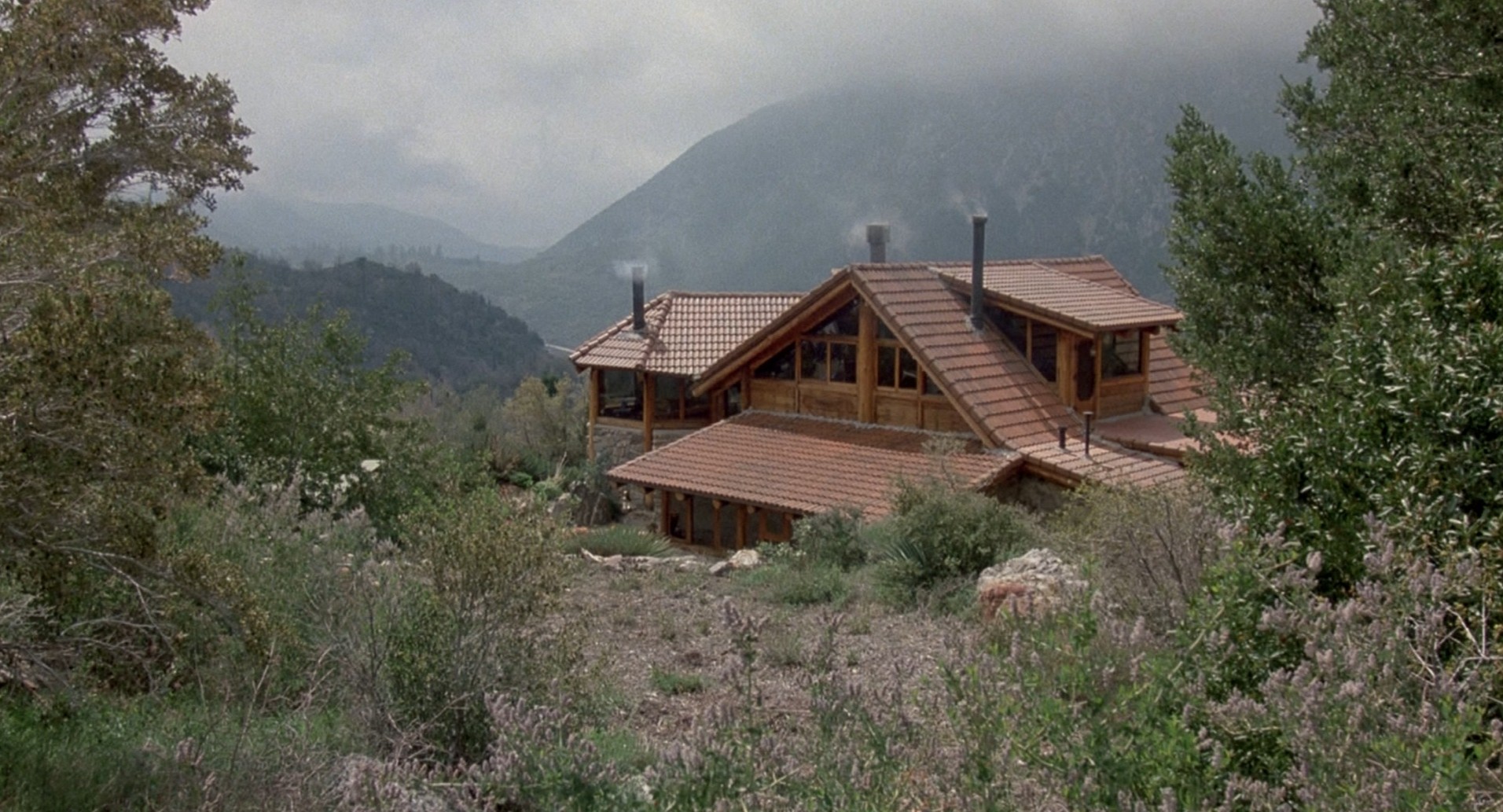 Commando (1985) —  shot,  lighting