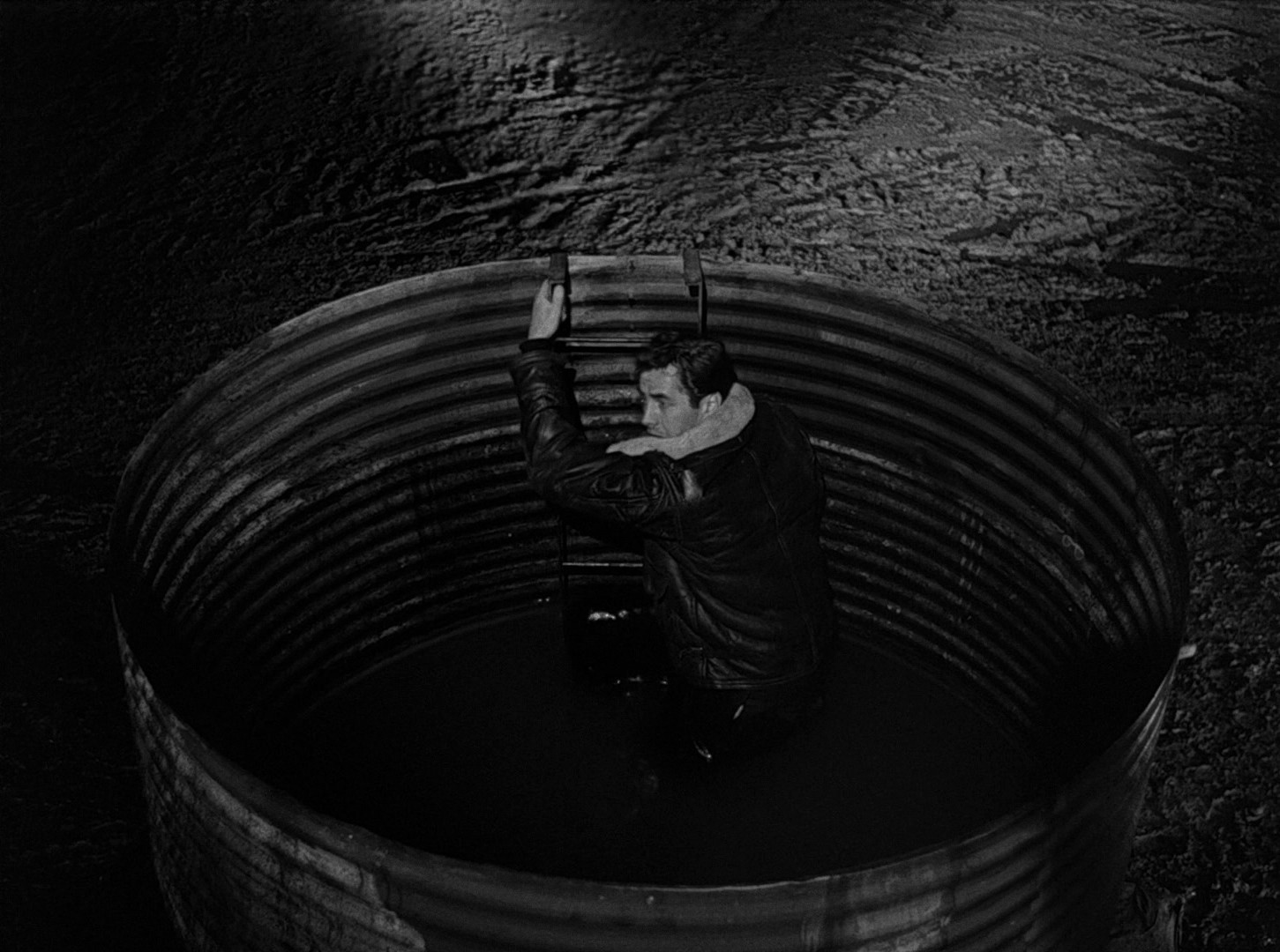 Stalag 17 (1953) —  shot,  lighting