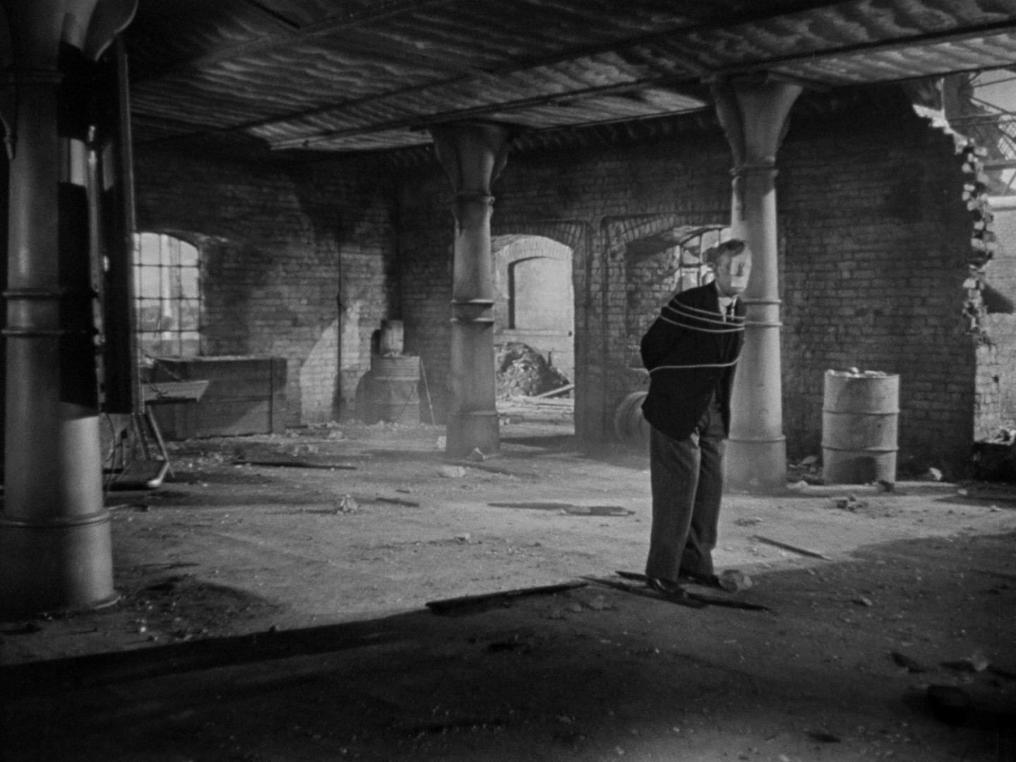 The Lavender Hill Mob (1951) —  shot,  lighting