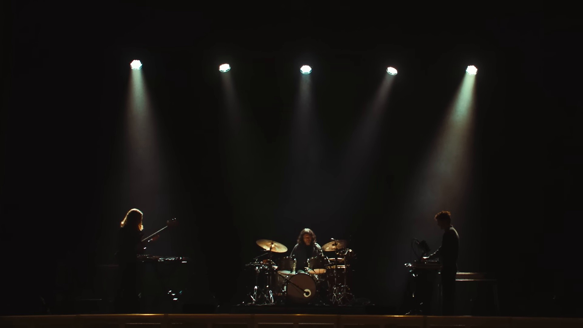 S.N.C (2025) —  shot,  lighting