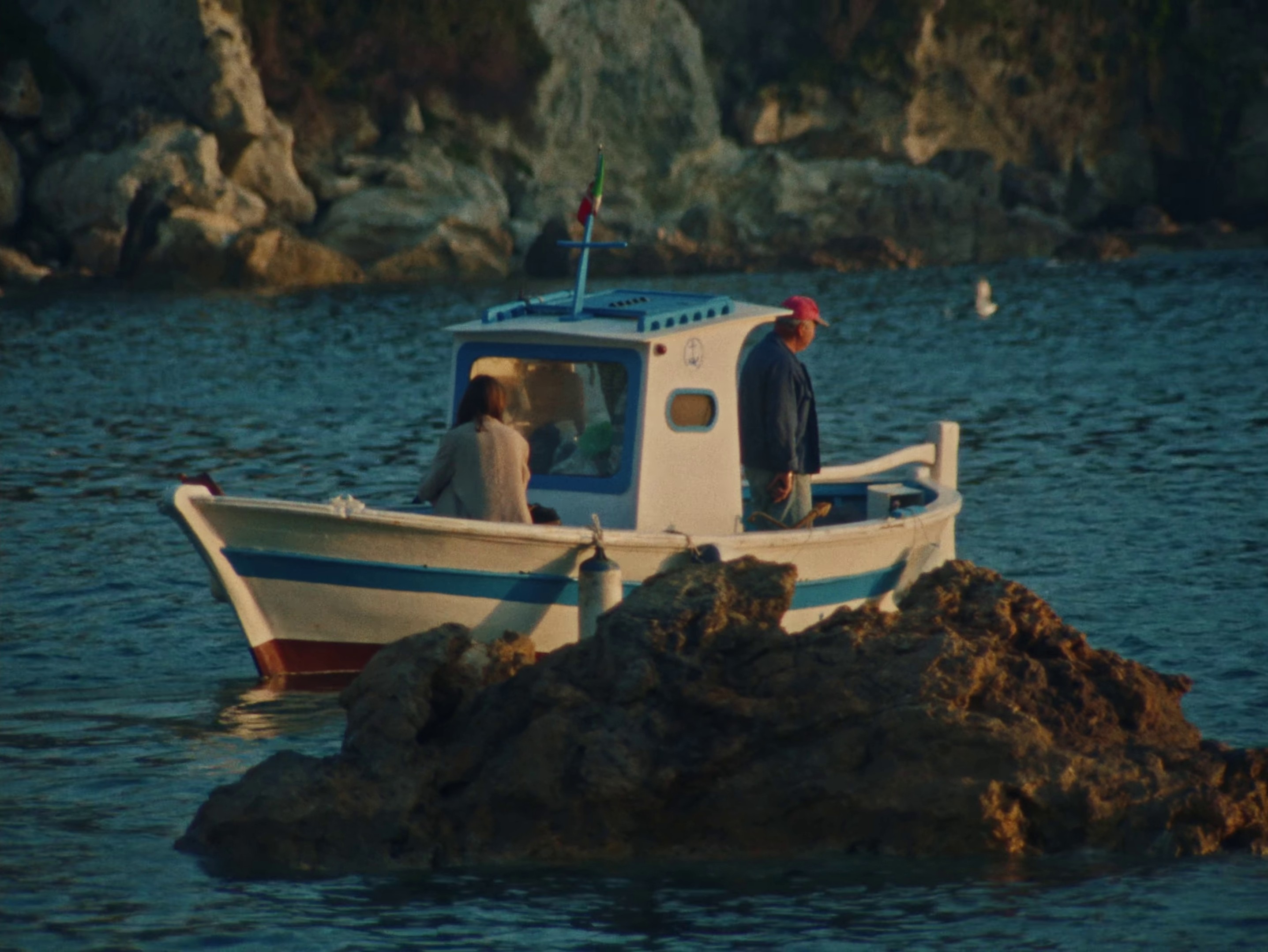 Piove in discoteca (2022) —  shot,  lighting