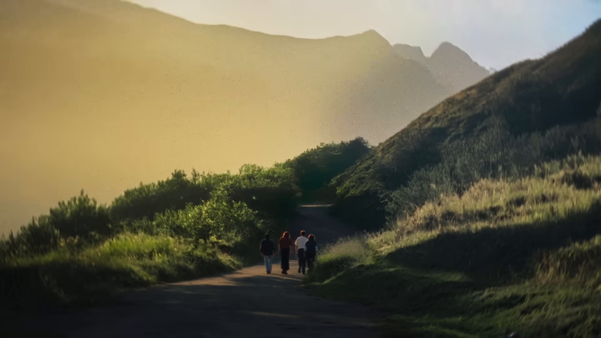 Pega (2025) —  shot,  lighting