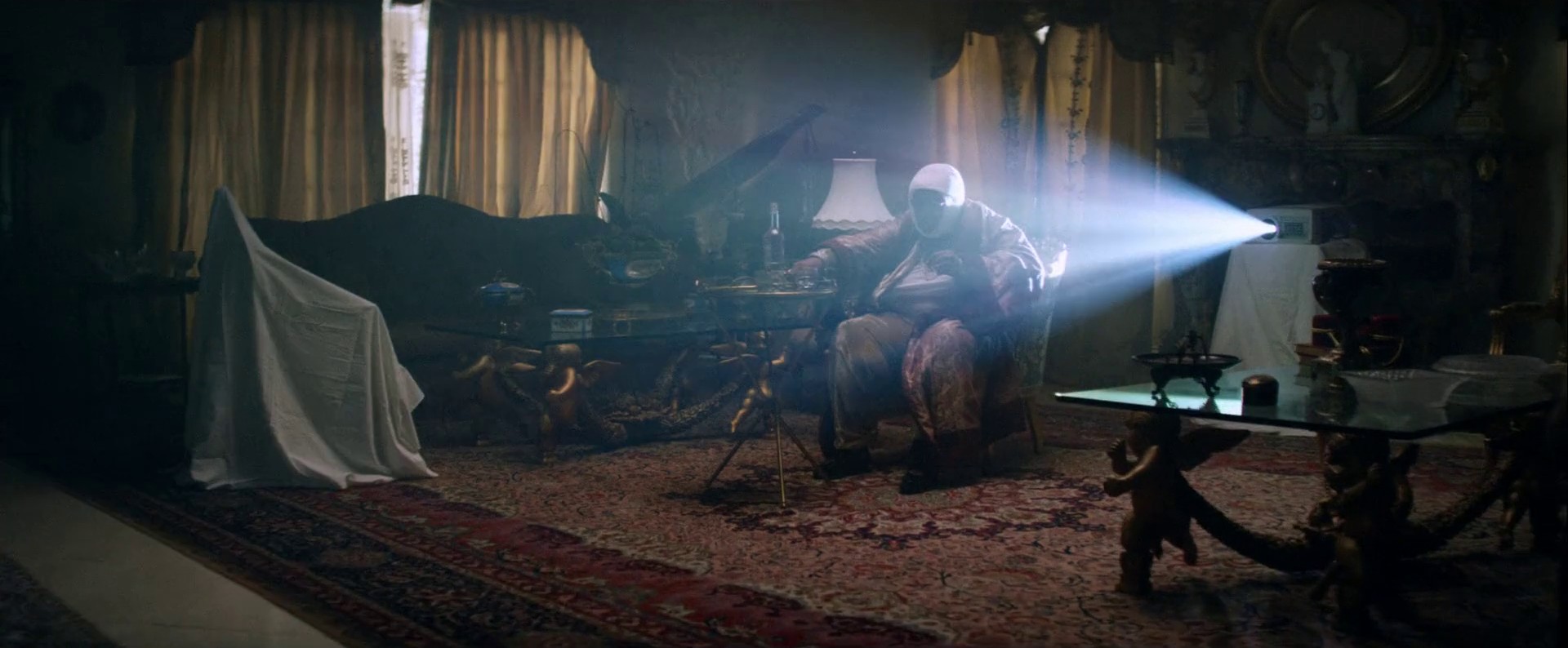 Everyday (2021) —  shot,  lighting