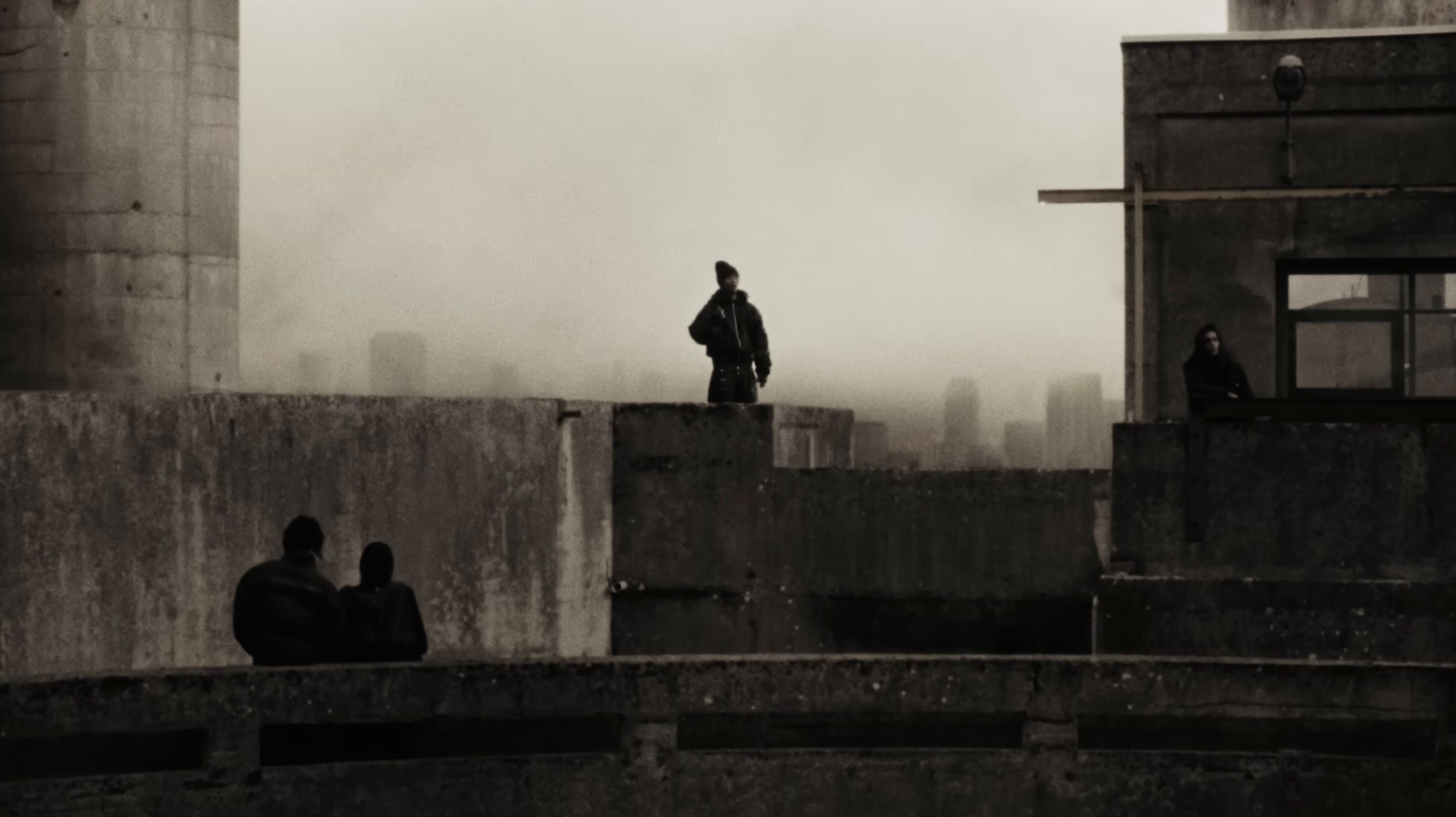 MAL AIMÉS (2026) —  shot,  lighting