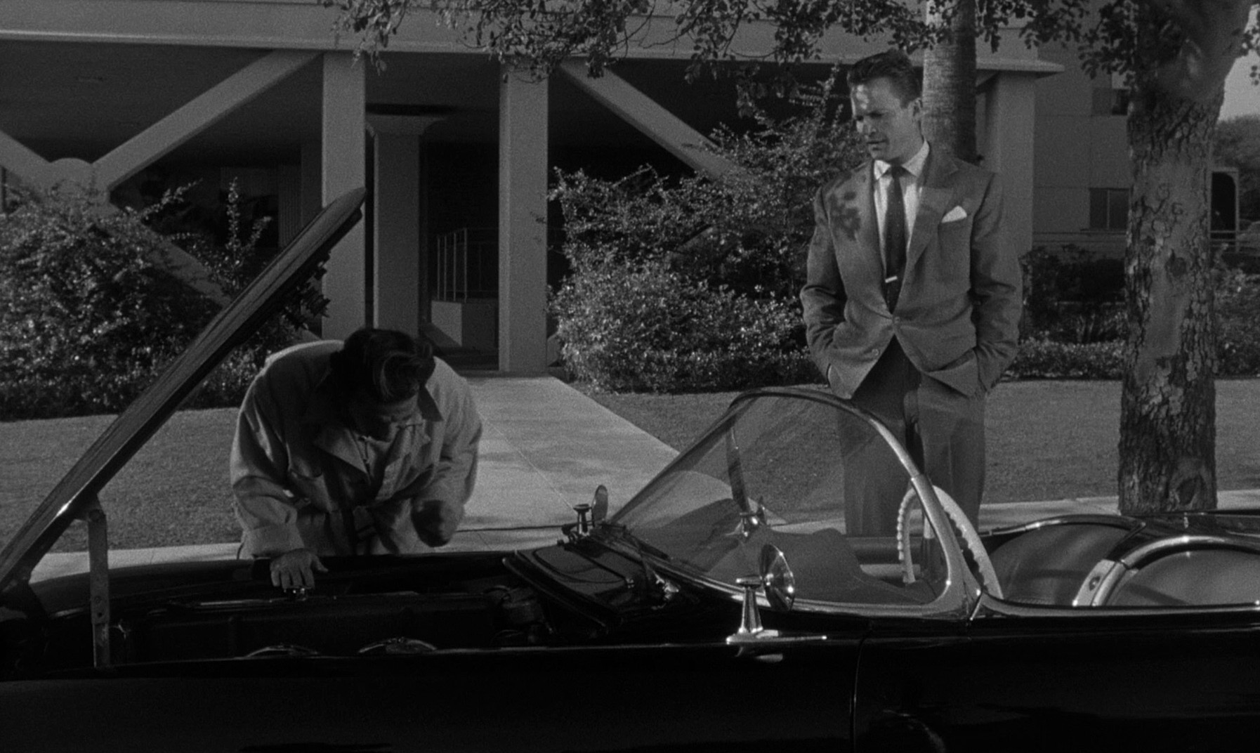 Kiss Me Deadly (1955) —  shot,  lighting