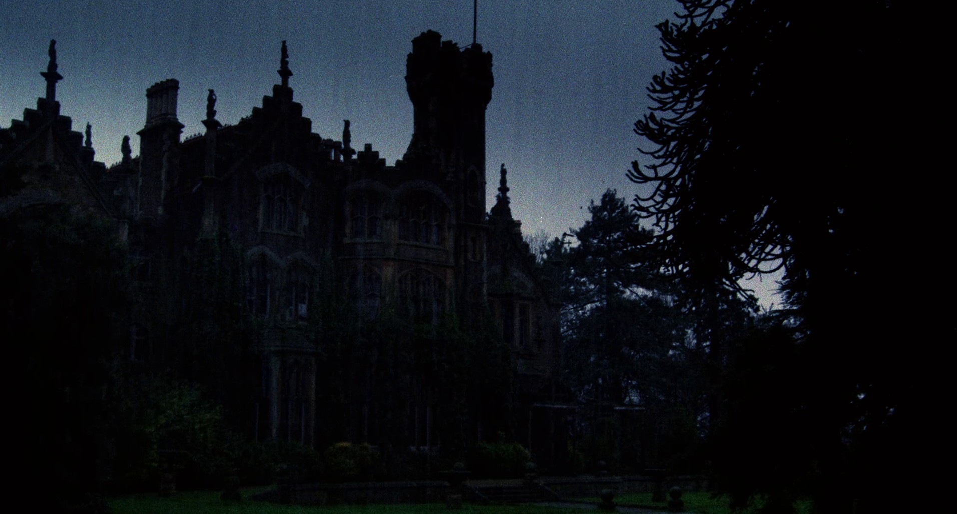 Vampyres (1974) —  shot,  lighting