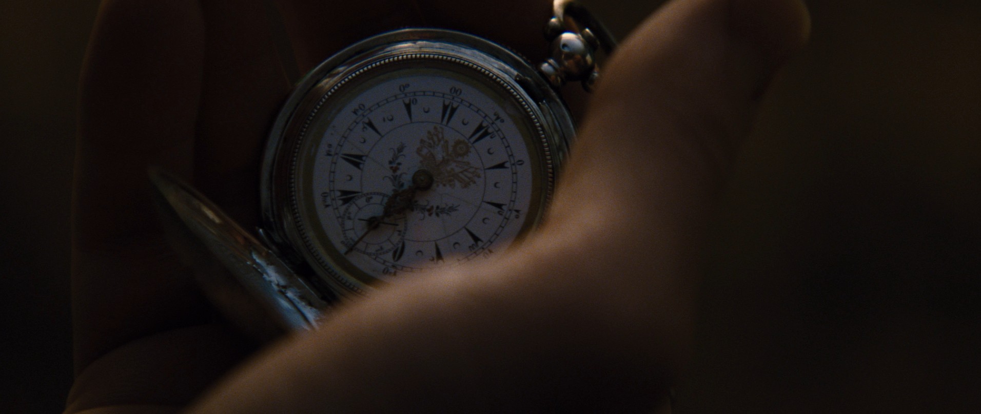 Looper (2012) —  shot,  lighting