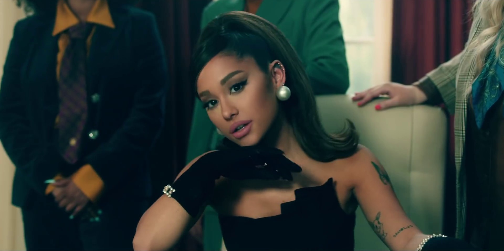 positions (2020) —  shot,  lighting