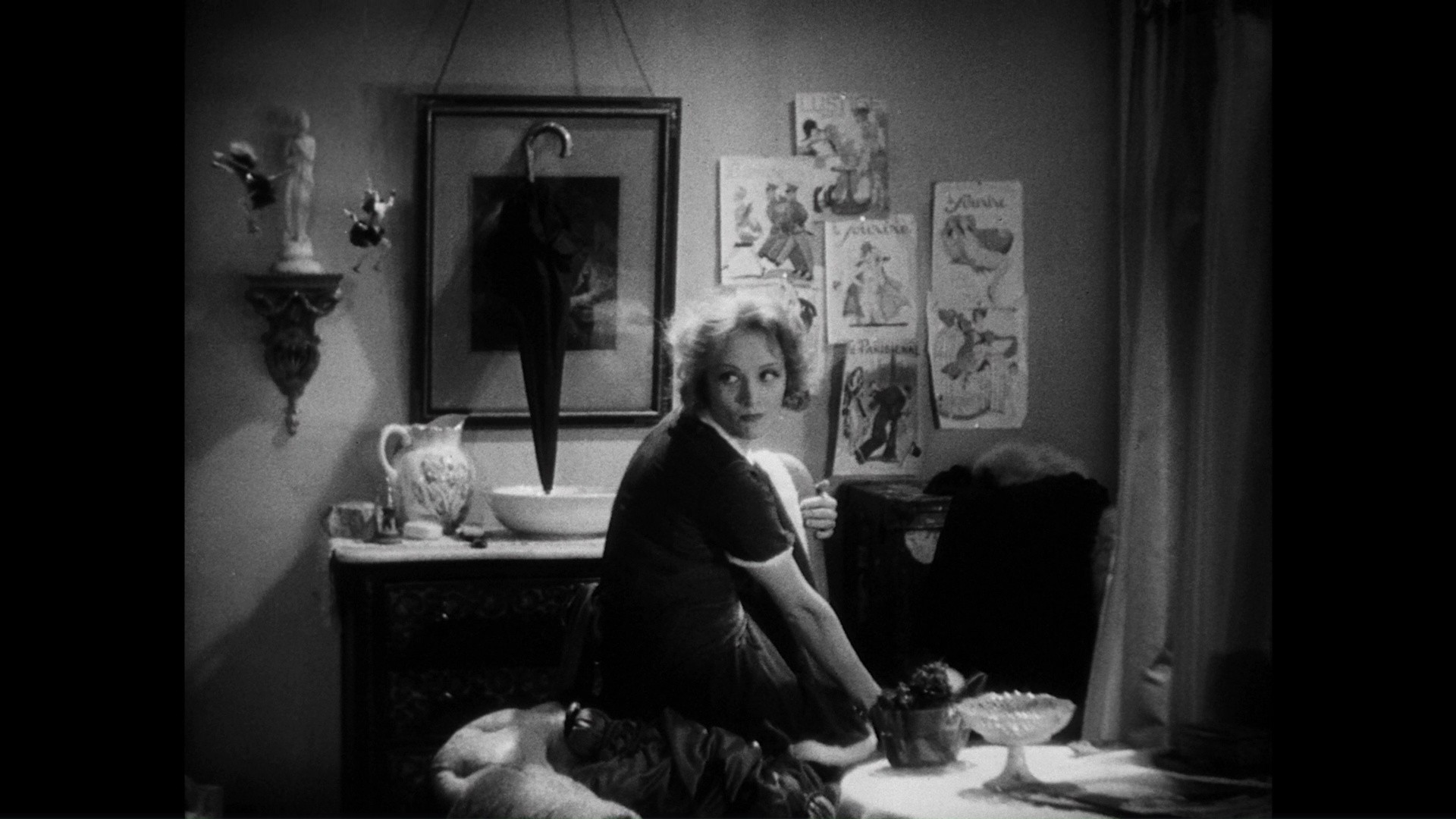 Dishonored (1931) —  shot,  lighting