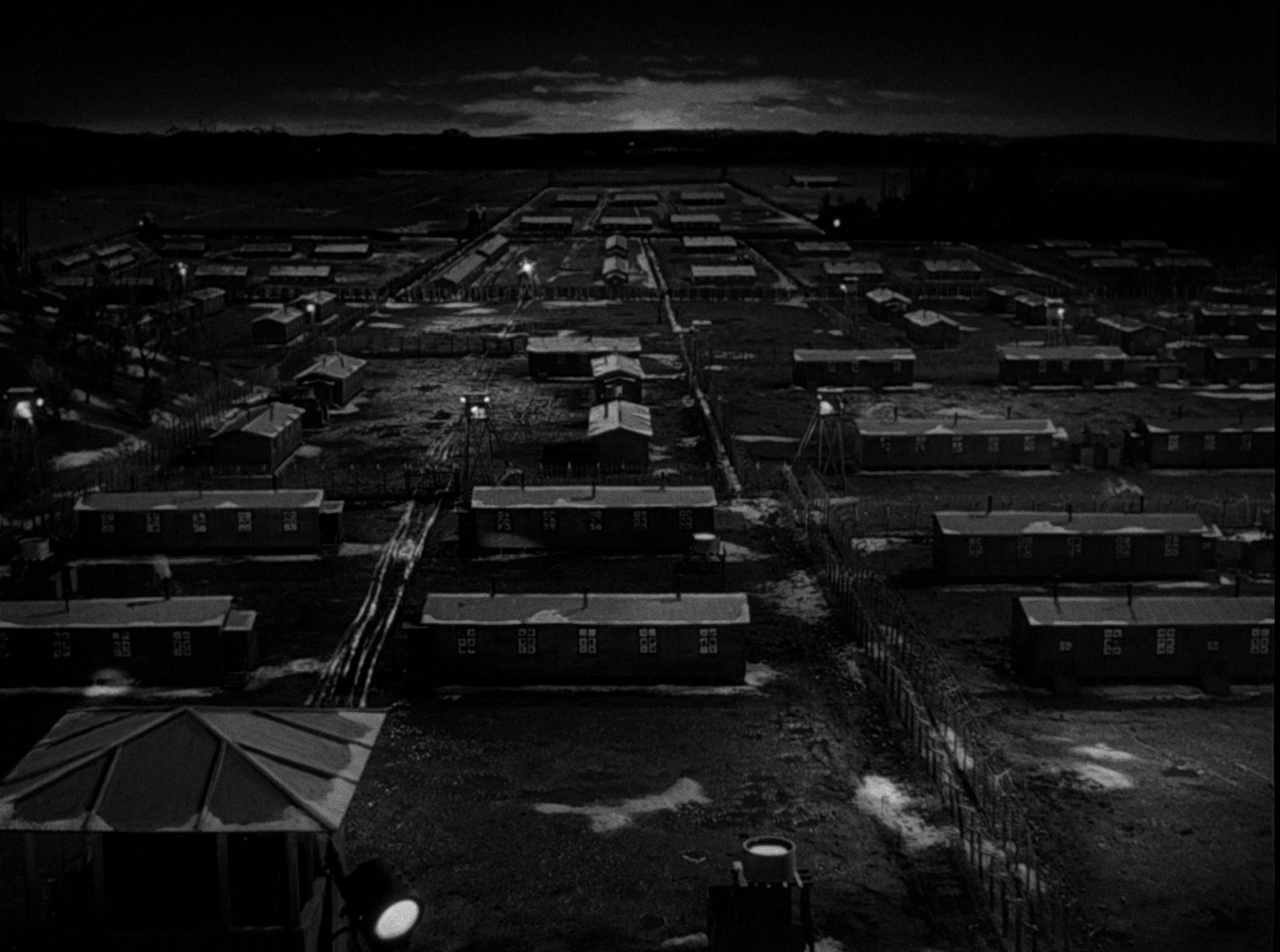 Stalag 17 (1953) —  shot,  lighting