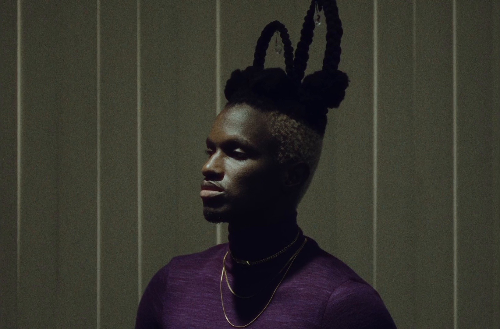 Algo Personal (2022) —  shot,  lighting