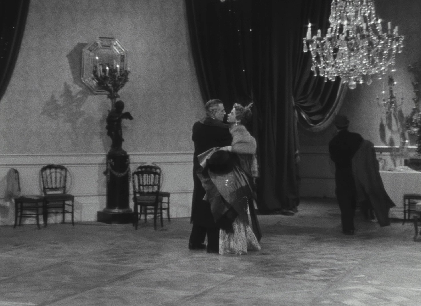 The Earrings of Madame De... (1953) —  shot,  lighting