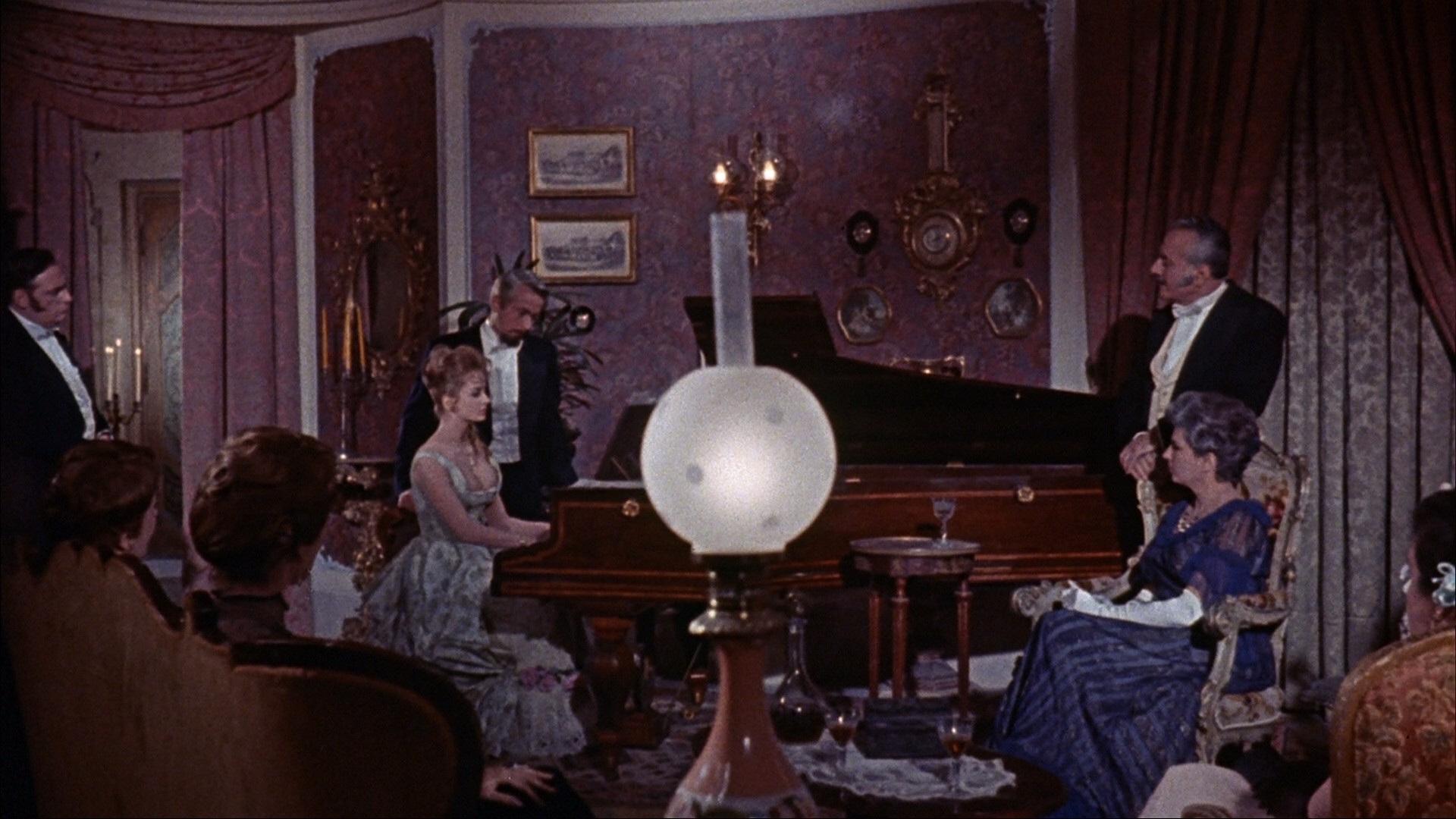 The Horrible Dr. Hichcock (1962) —  shot,  lighting