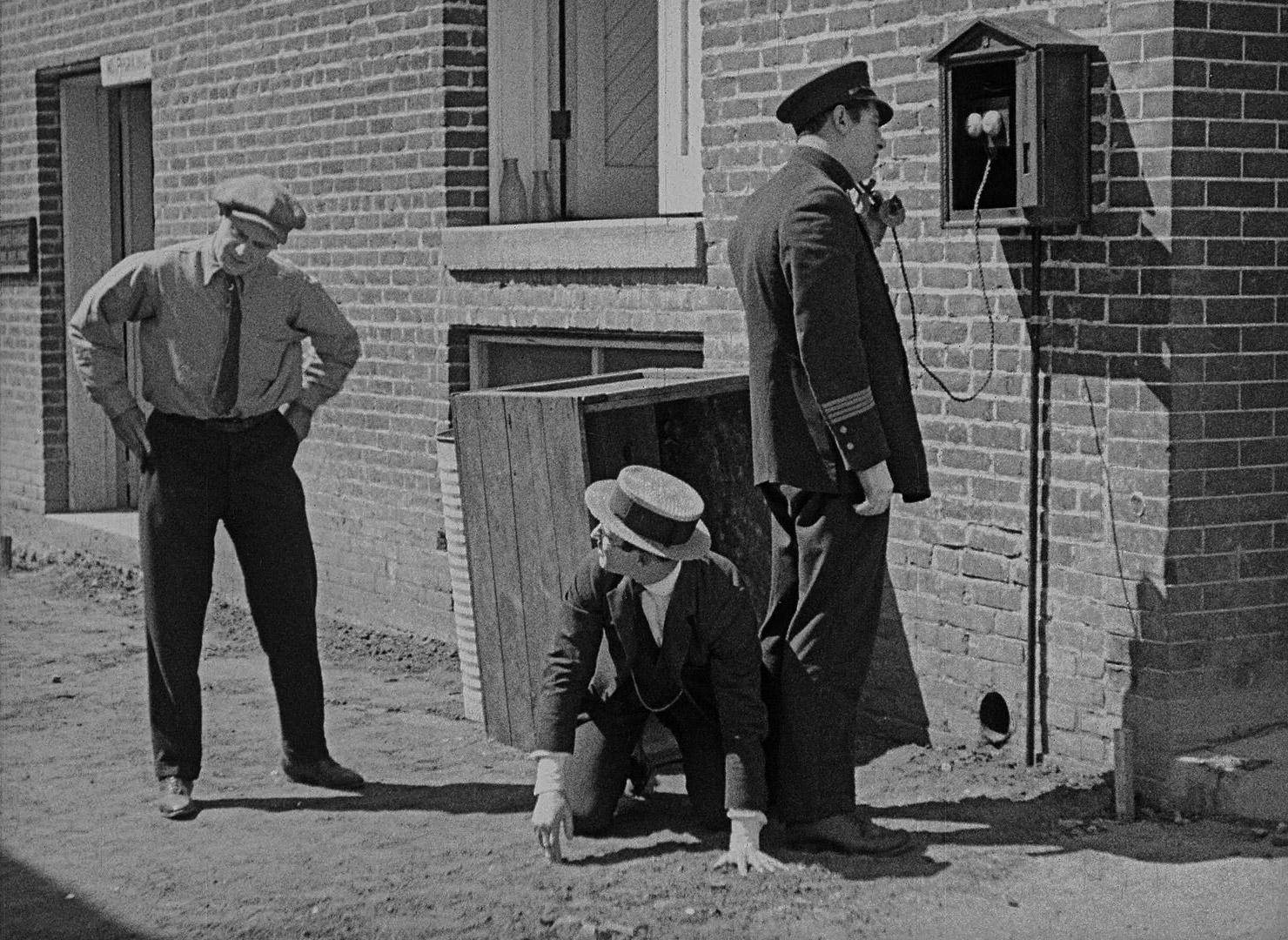 Safety Last! (1923) —  shot,  lighting