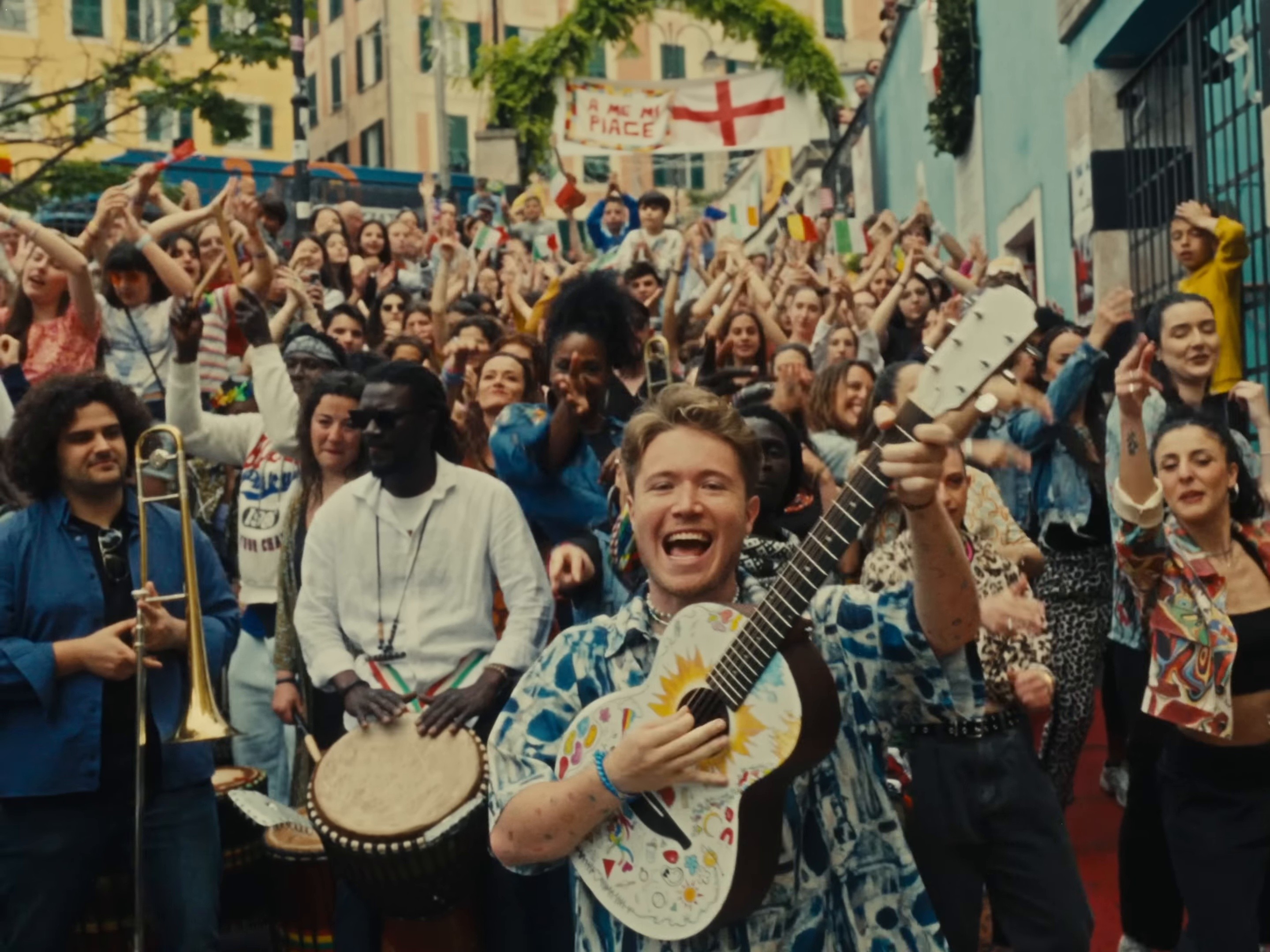 a me mi piace (2025) —  shot,  lighting