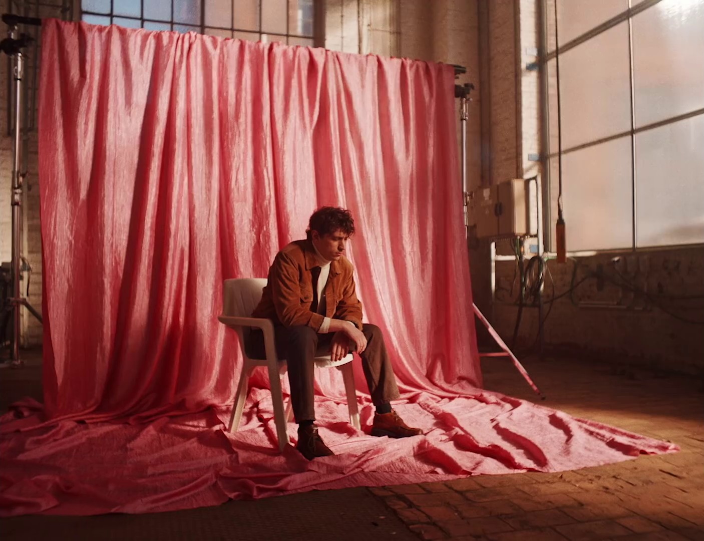 Monde Nouveau (2021) —  shot,  lighting