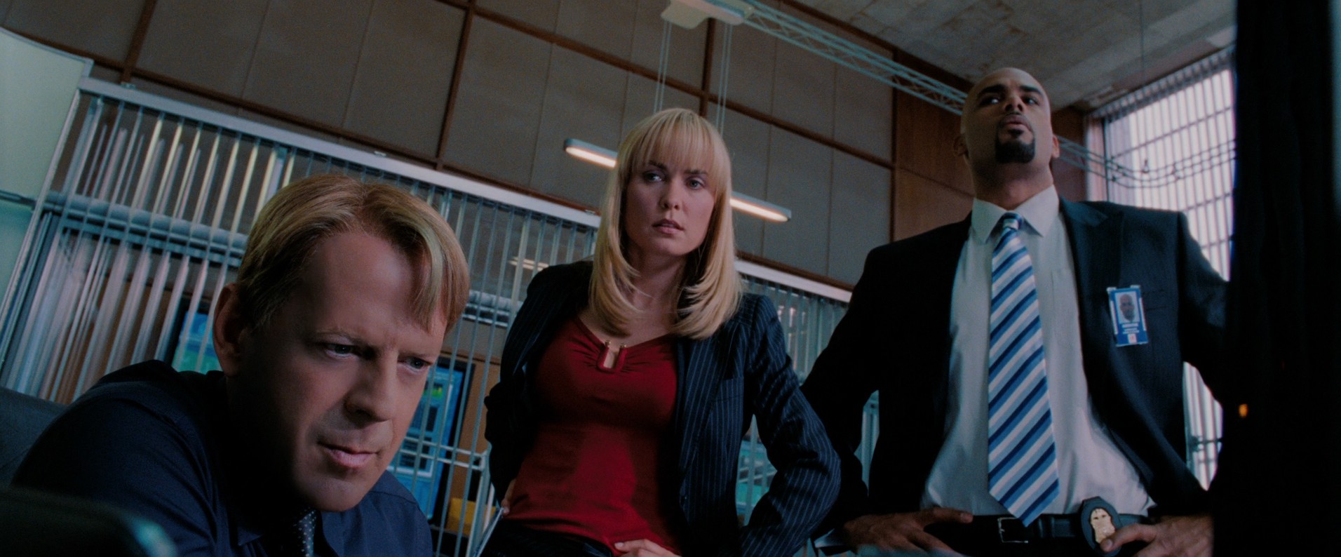 Surrogates (2009) —  shot,  lighting