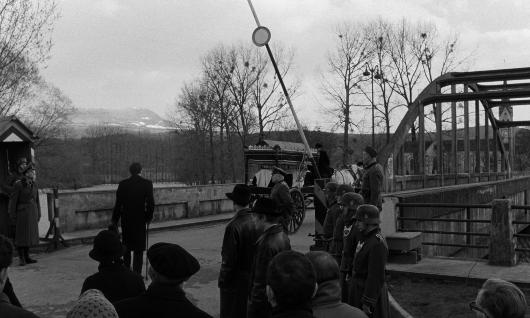 La ligne de démarcation (1966) —  shot,  lighting