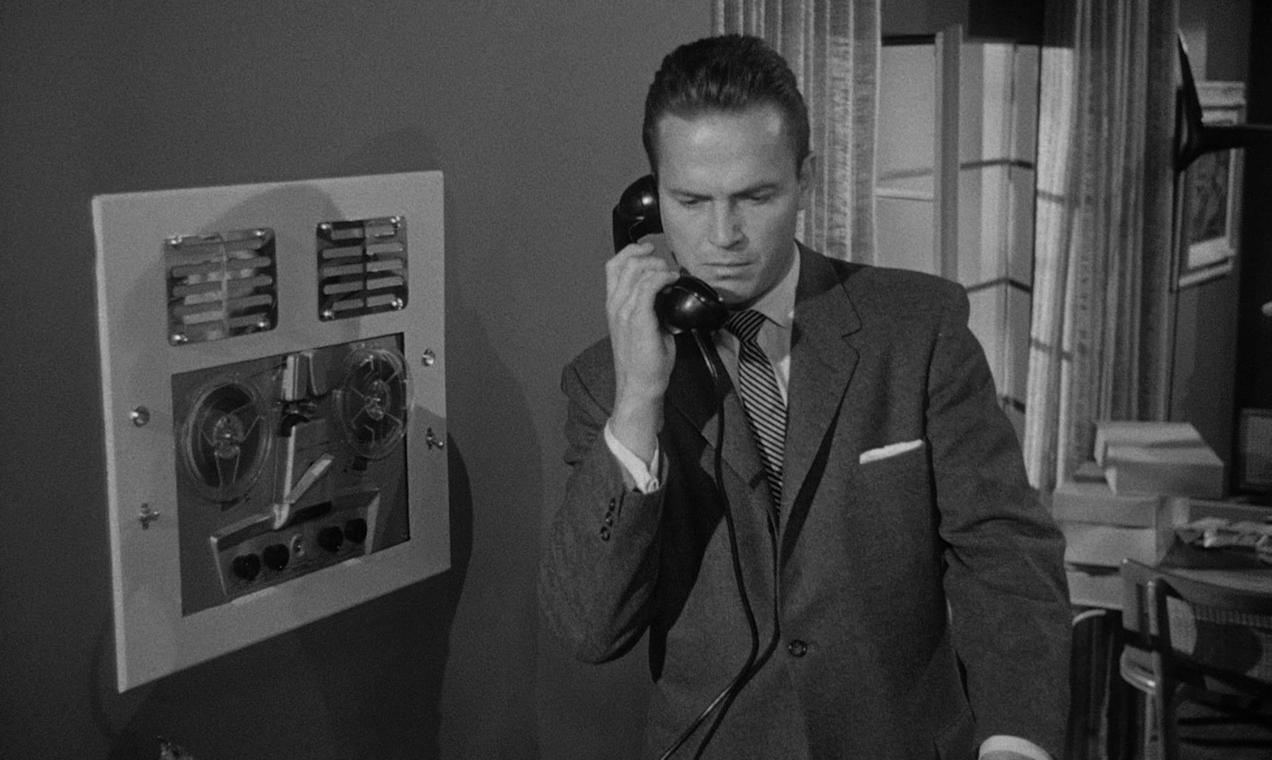 Kiss Me Deadly (1955) —  shot,  lighting