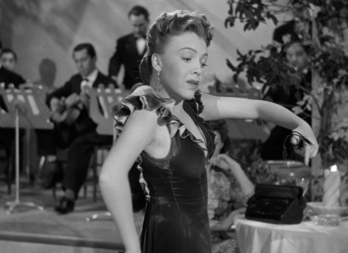 The Leopard Man (1943) —  shot,  lighting