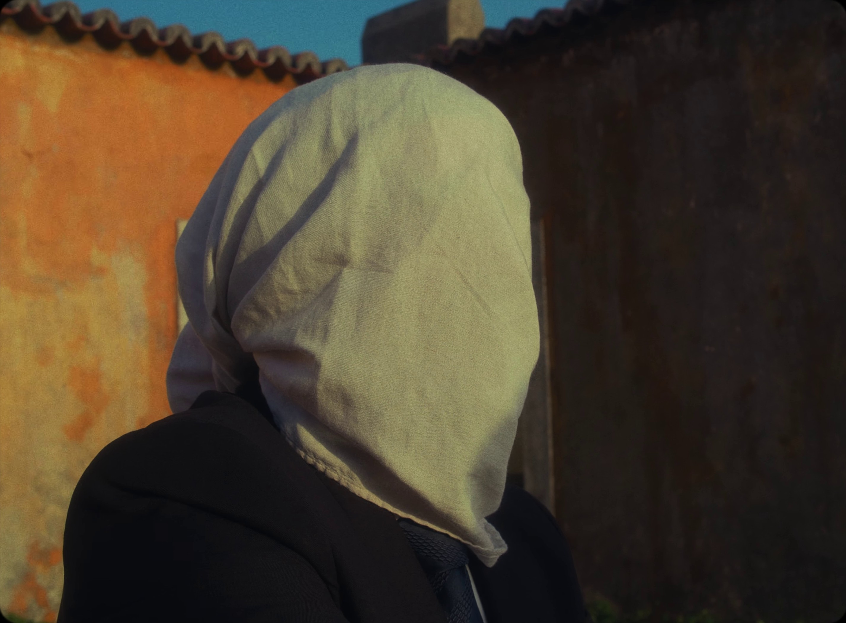 DEUS ALGORITMO (2024) —  shot,  lighting