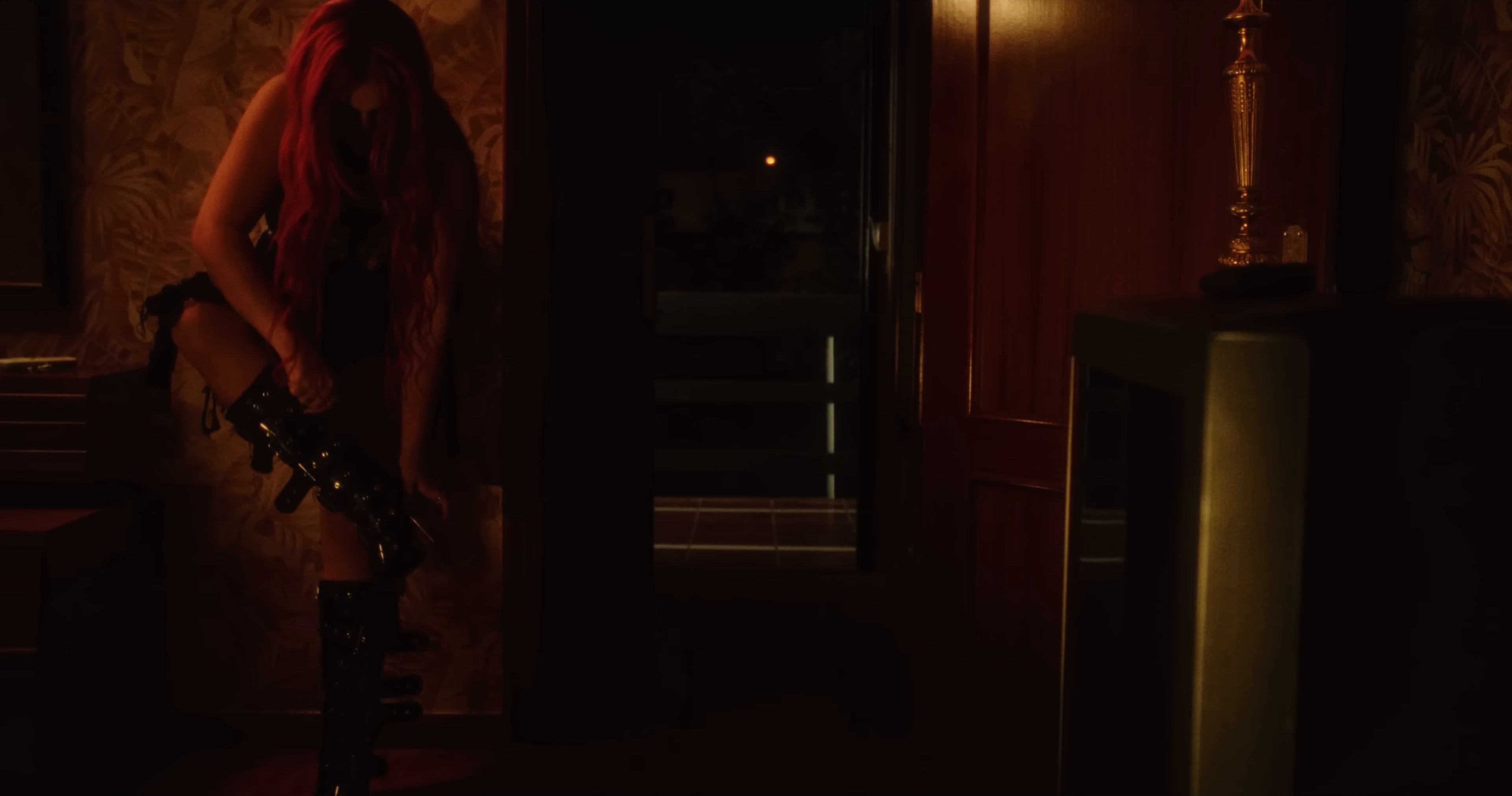 En Los Espejos (2024) —  shot,  lighting