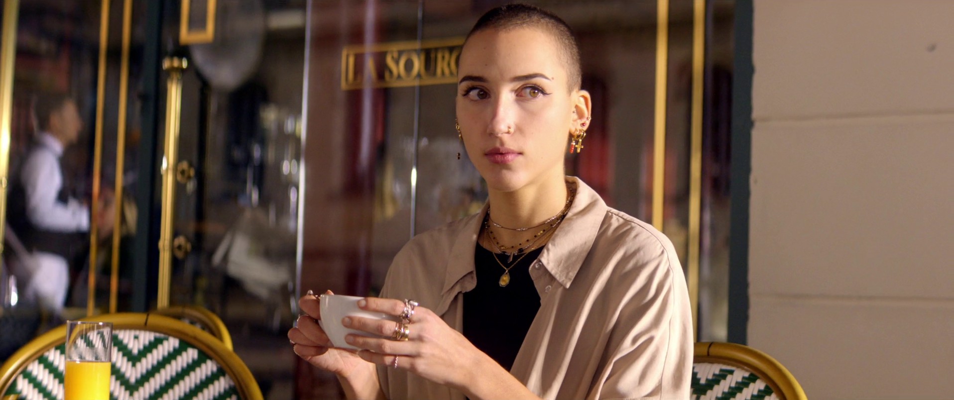 PERRIER VU EN TERRASSE (FRANCE - 2024) (2024) —  shot,  lighting