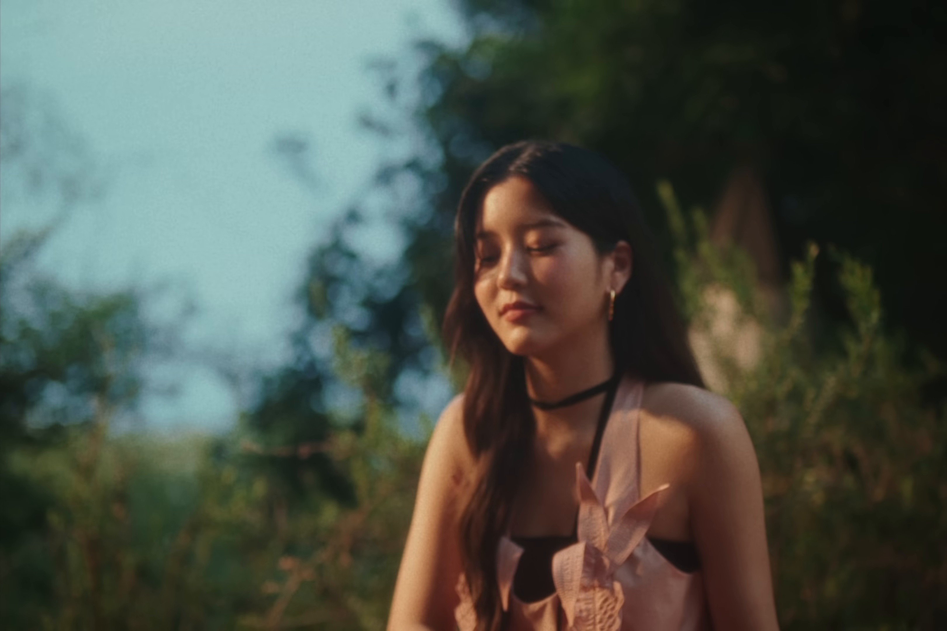 Chăm Hoa (2024) —  shot,  lighting