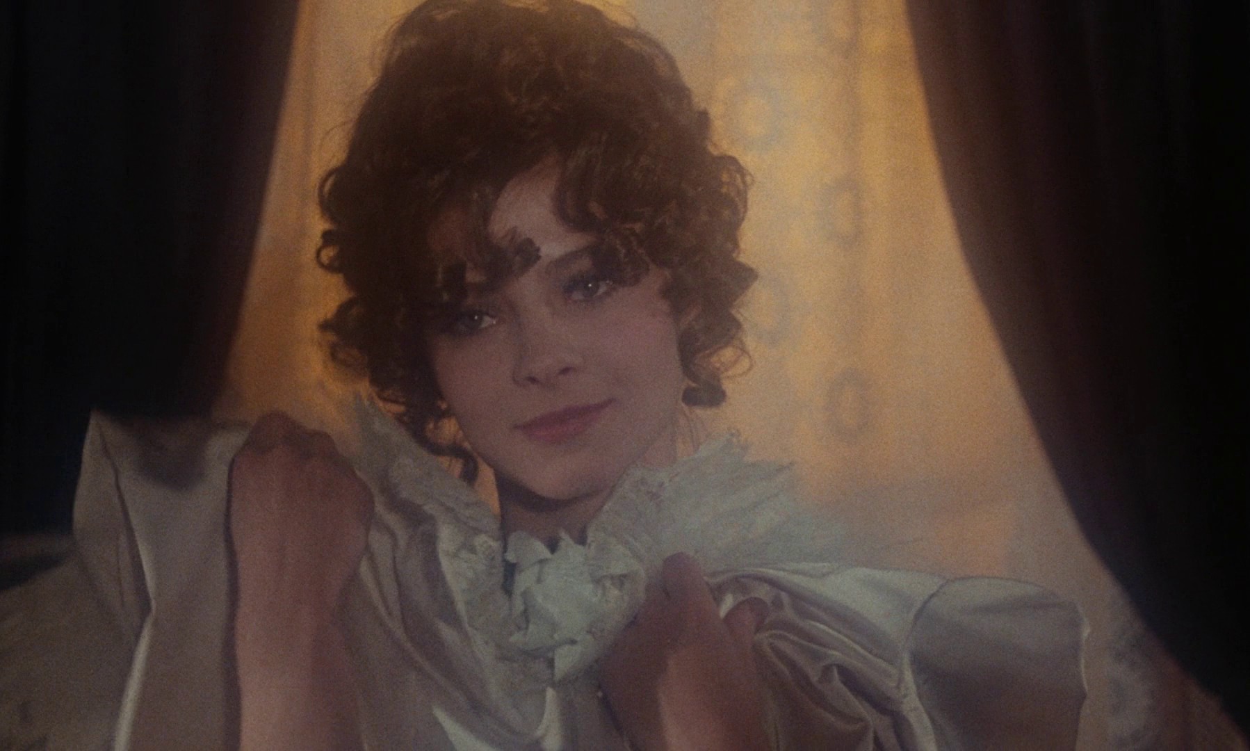 Spermula (1976) —  shot,  lighting