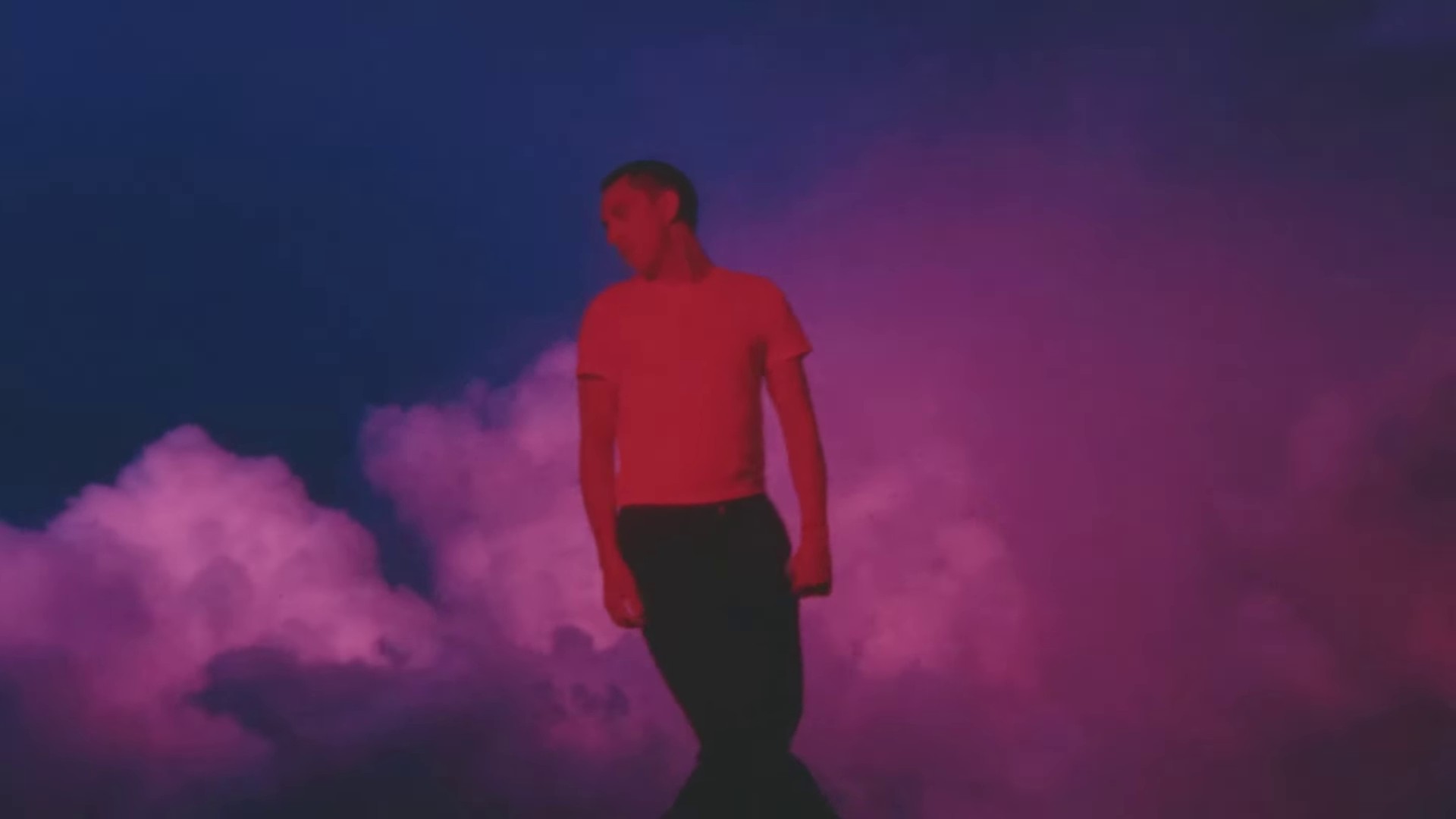 GMT (Jamie xx Remix) (2022) —  shot,  lighting