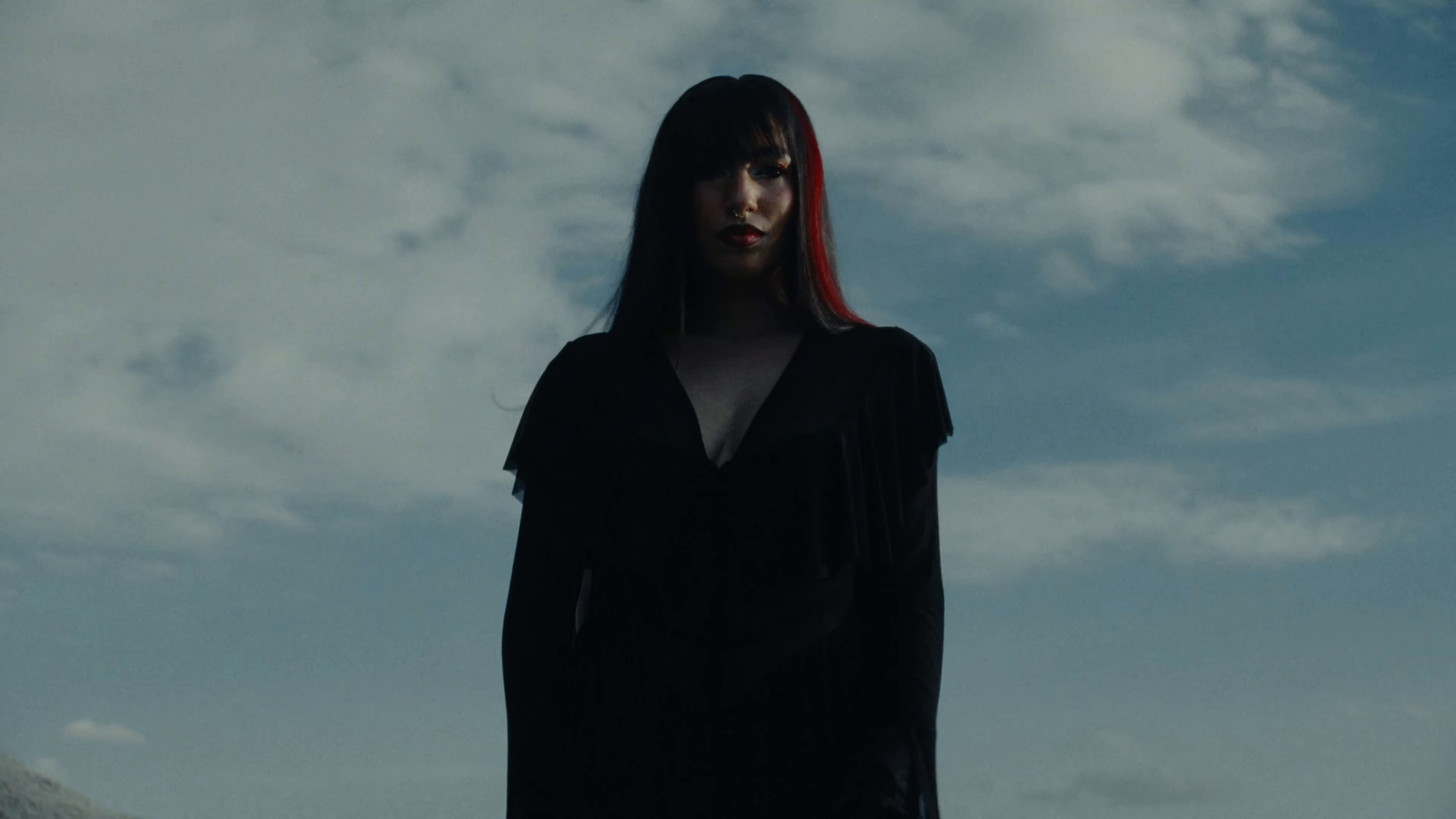 Bien de Amores (2025) —  shot,  lighting