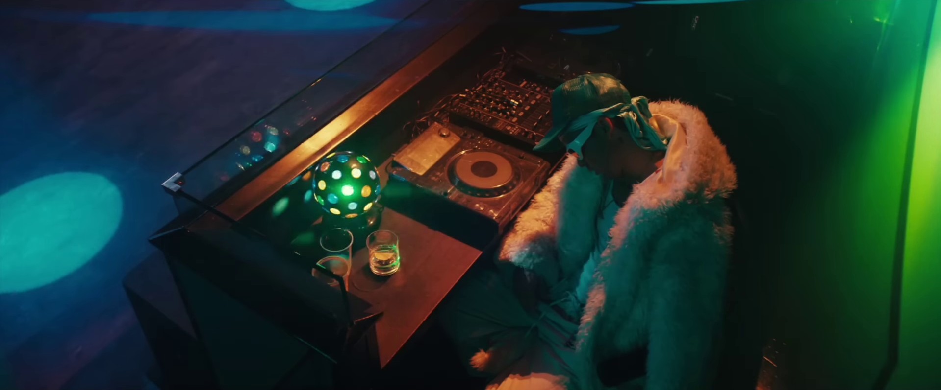 Go Girlfriend (2024) —  shot,  lighting