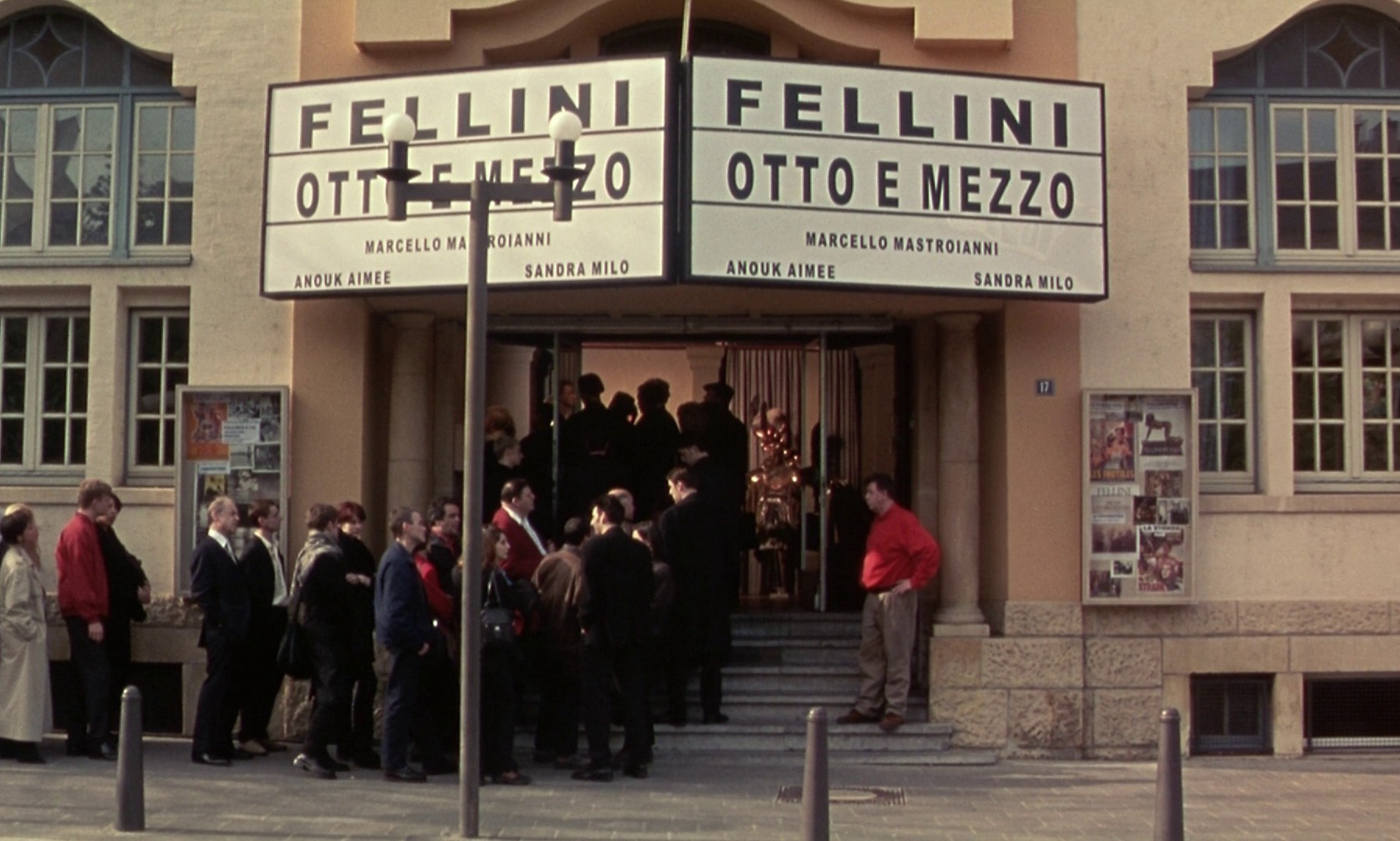 8 ½ Women (1999) —  shot,  lighting